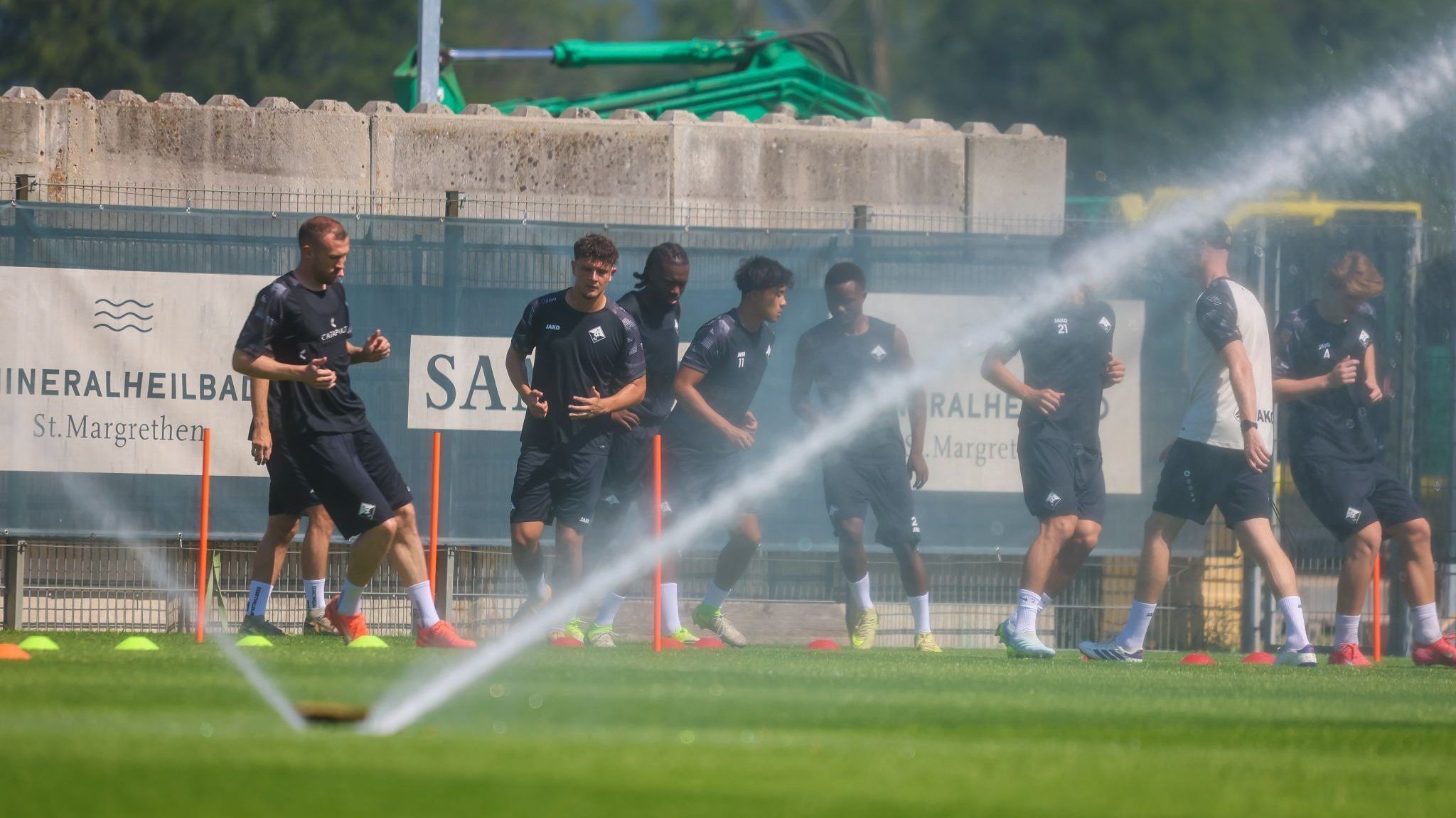 Spritziger Start bei großer Hitze
