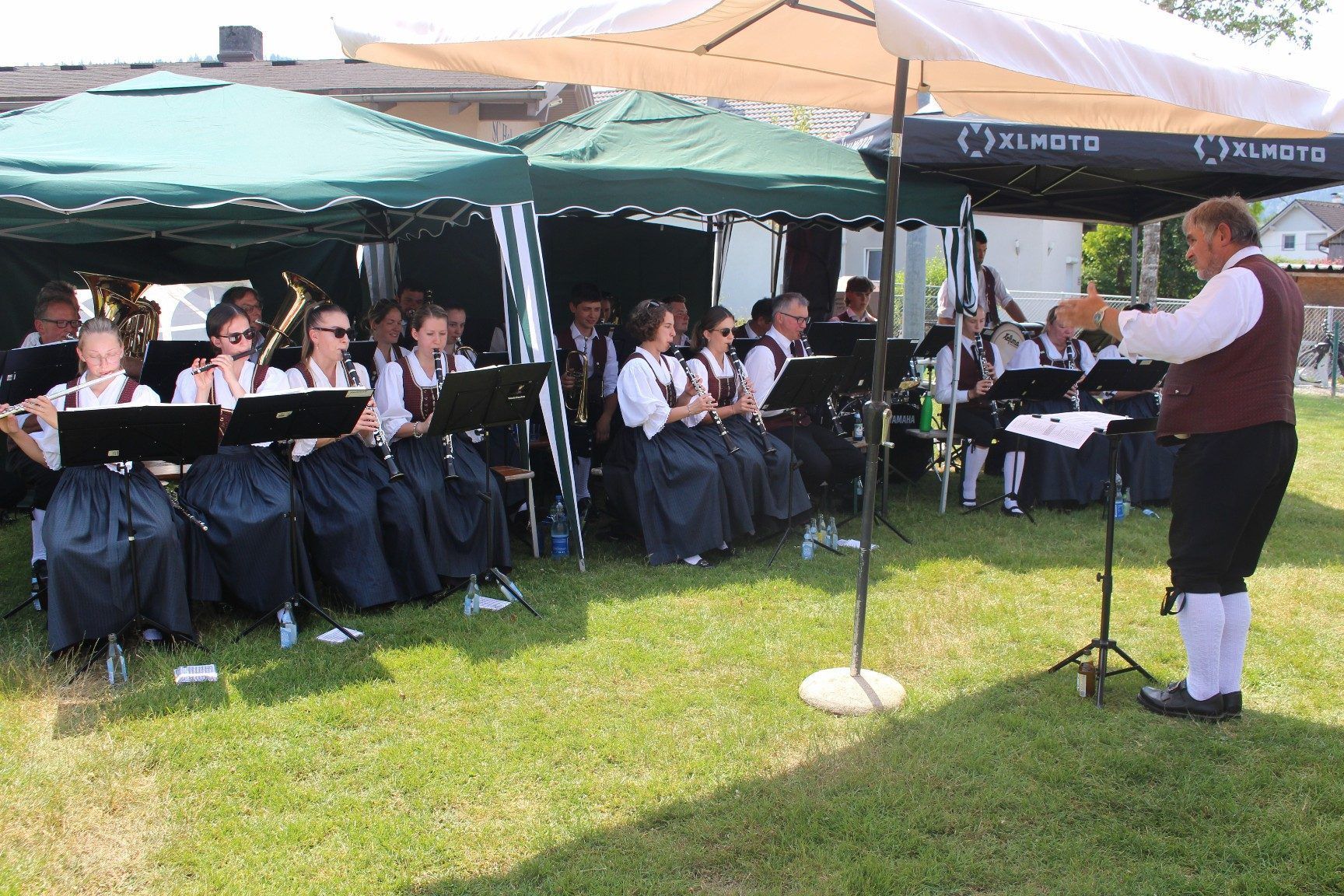 Musik und Schützen – in Hohenweiler einer lange Partnerschaft. Vor zehn Jahren feierten die beiden Vereine zu ihren Jubiläen – 160 Jahre Schützen – 125 Jahre Musik – sogar ein gemeinsames Doppelfest.