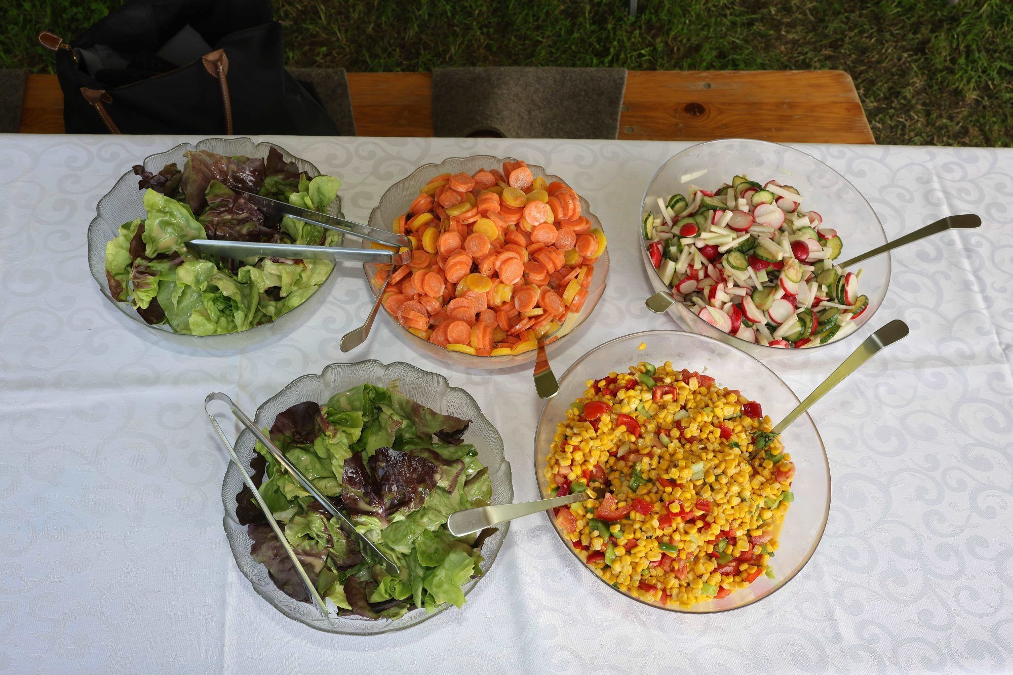 Festmahl in unvergleichlicher Grillwiese