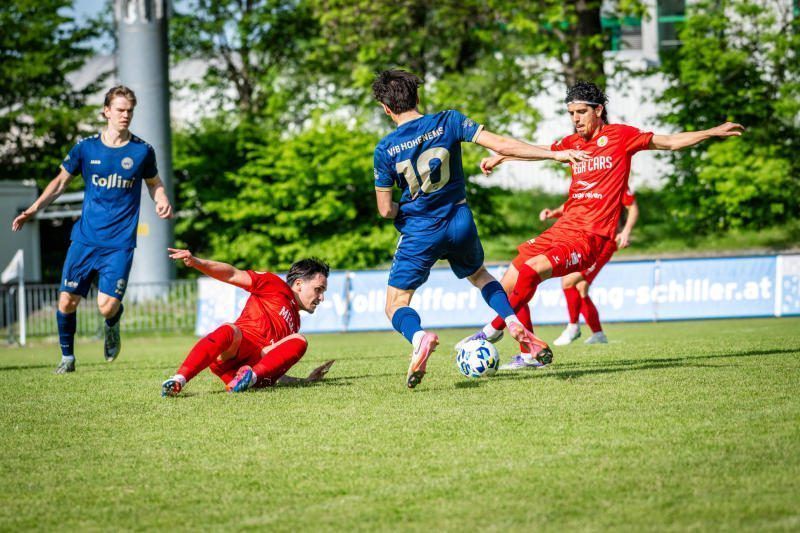 Mert Can Ünal gegen Magid Suleiman.