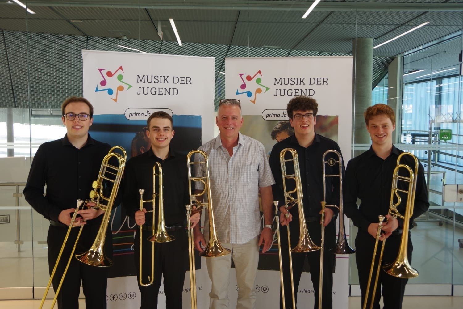 Silber für Jakob und Florian Klien, Johannes Lins und Bernhard Schlömmer mit Lehrer Bernhard Kurzemann. PRIVAT
