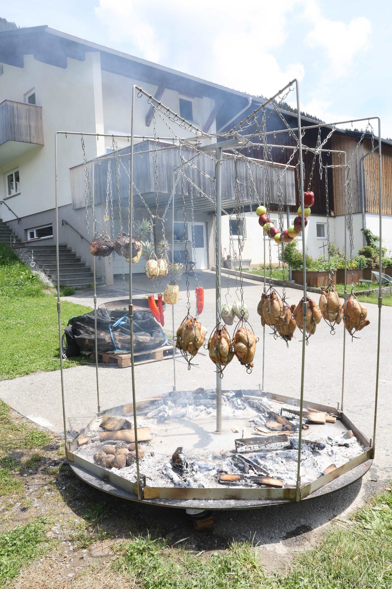 Festmahl in unvergleichlicher Grillwiese