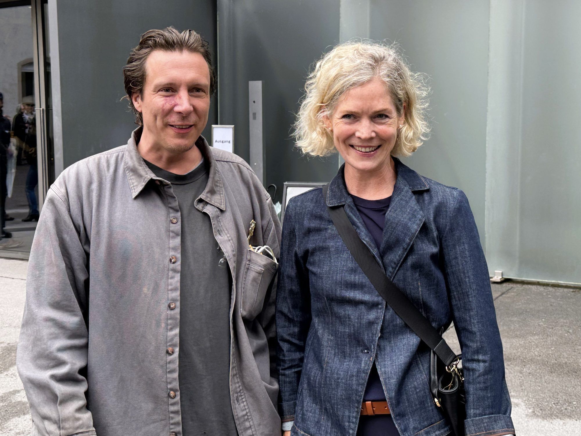 Künstler Cyprien Gaillard mit KUGES Geschäftsführerin Monika Wagner.