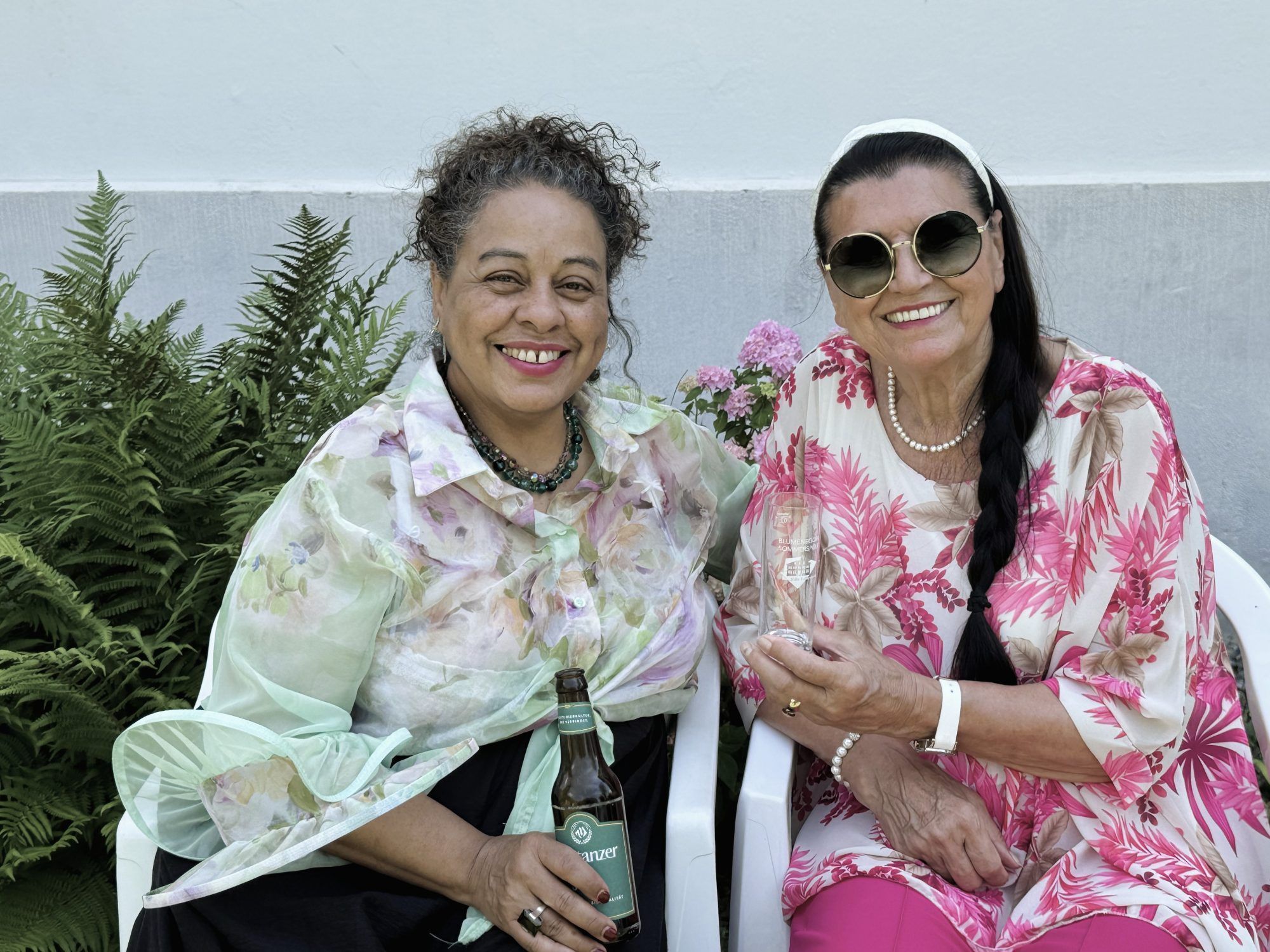 Filmemacherin Tania Maria Rodrigues-Peters und Elvira Hyzdal.