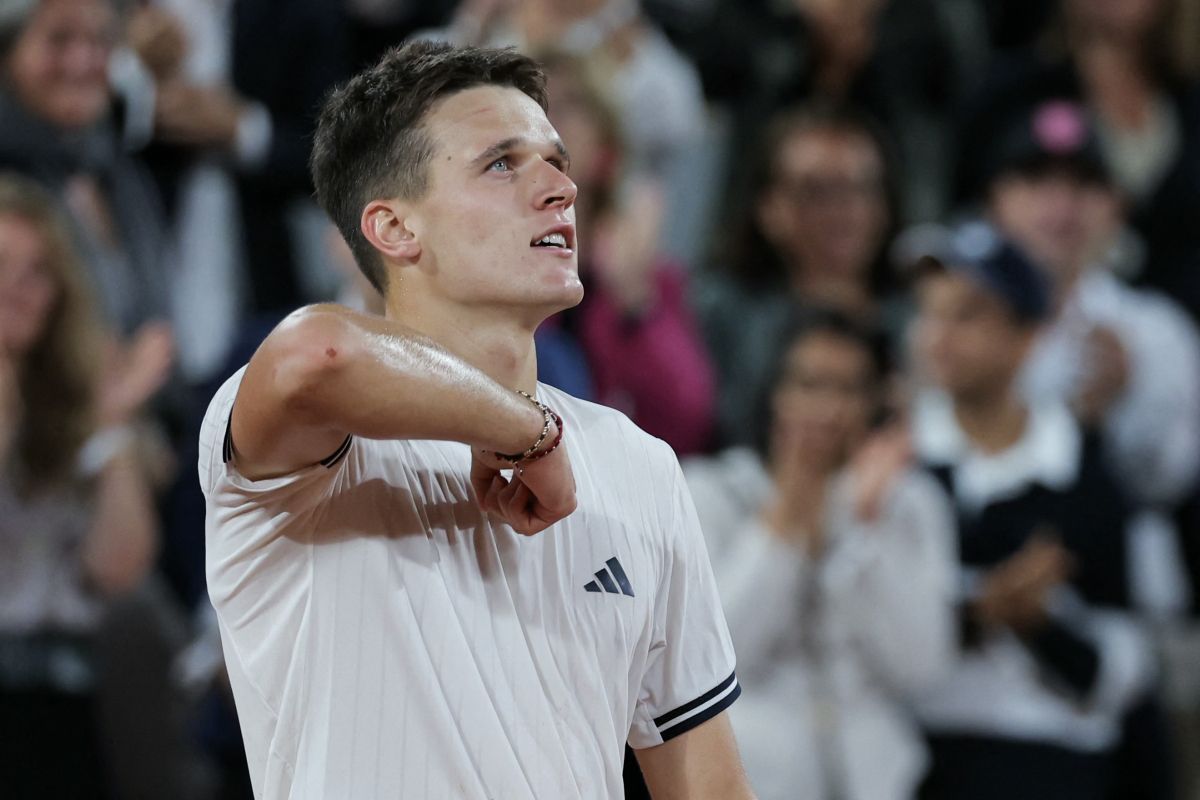 Mensik gewinnt Paris-Duell der Youngsters - Zverev souverän