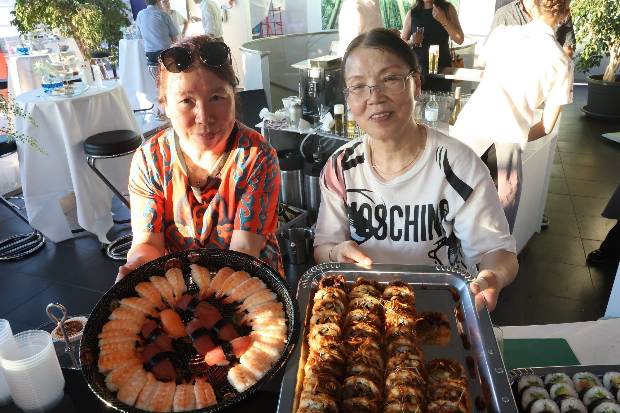 Sushi und Pflaumenwein von Naggei und YinXin Chers.