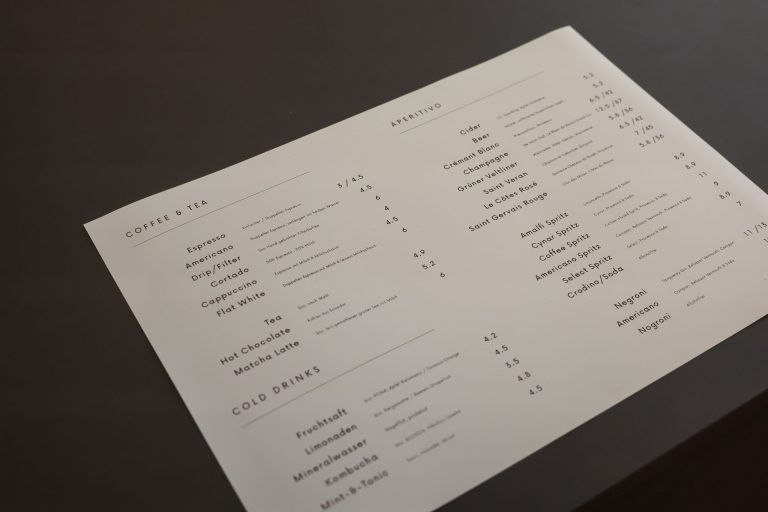 Ein Pop-up-Café vor und im Bregenzer Modehaus