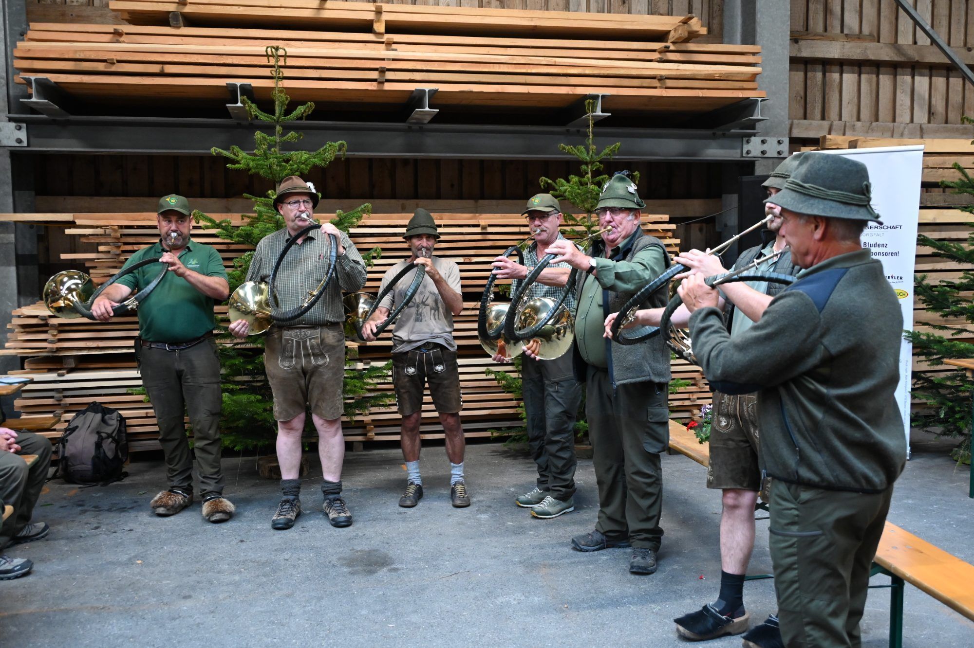 Die Jagdhornbläser der Bezirksgruppe Bludenz umrahmten die Preisverteilung des Bürser Jagdschießens.