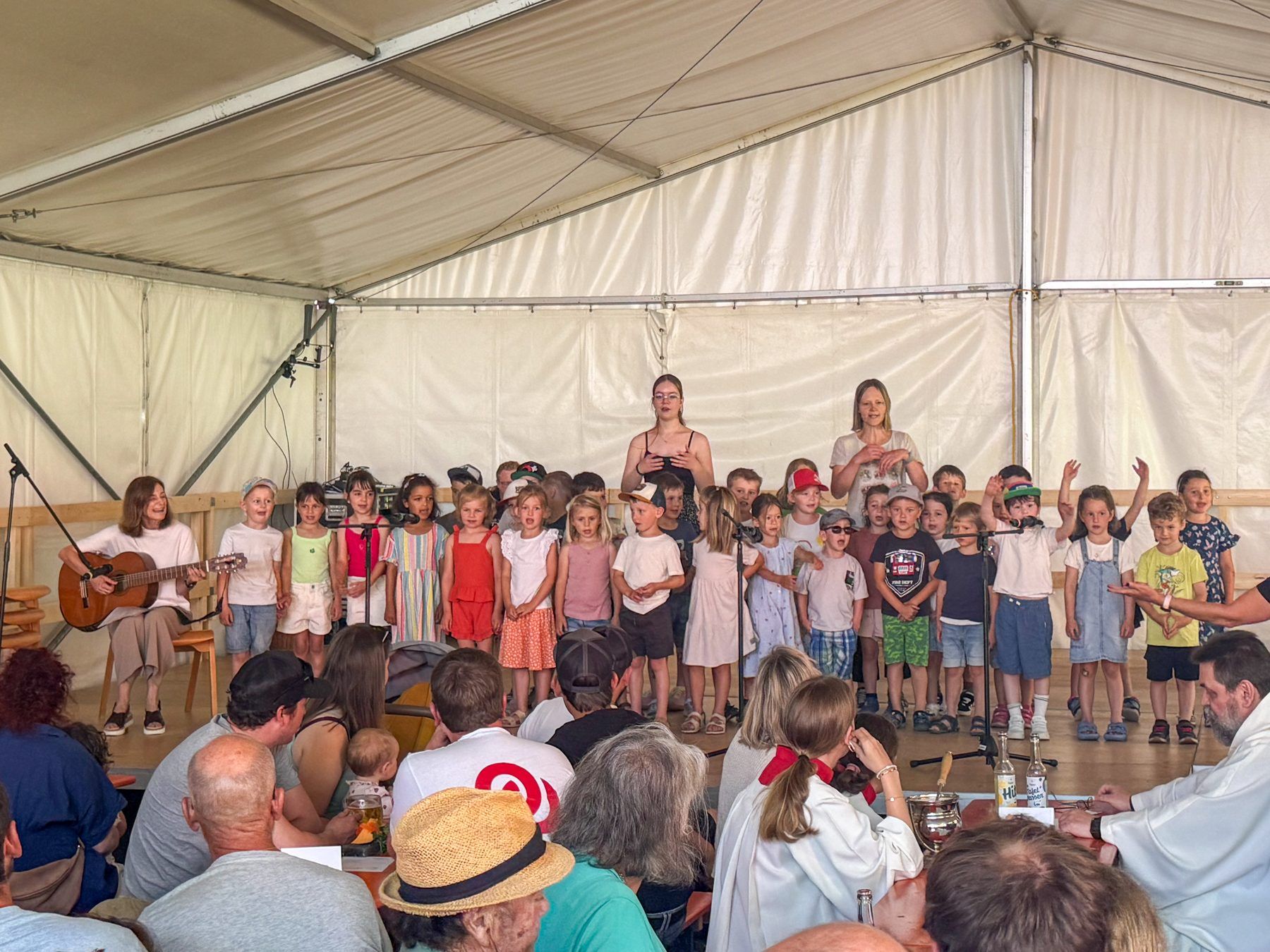 Musikalische Beiträge von Kindergarten und Volksschule
