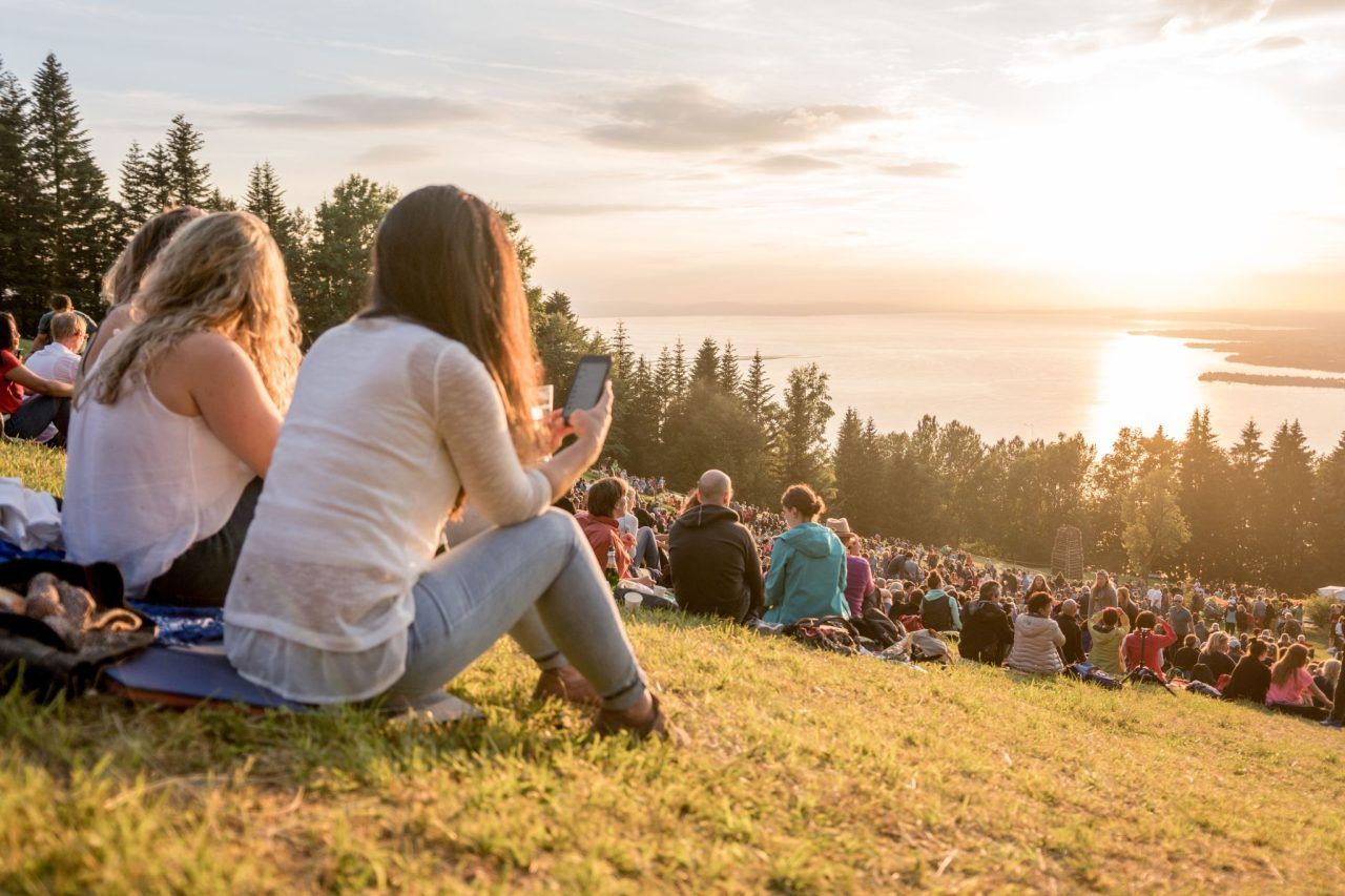 Stadtfest, Sonnwendfeuer und große Kulturmomente