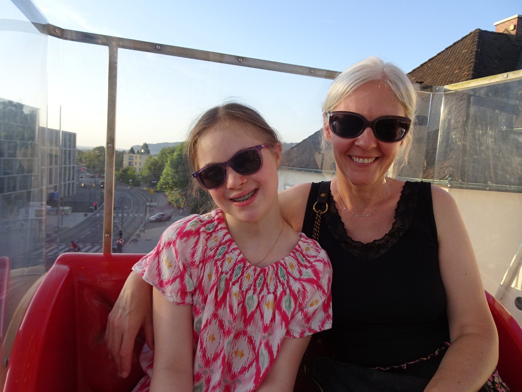Clara genoss mit ihrer Mama Sandra eine Fahrt mit dem Riesenrad, das bei den Besuchern auf viel Begeisterung stieß und drei Tage lang von morgens bis abends gut frequentiert war.