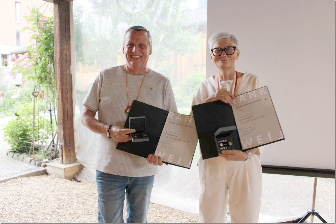 Astrid und Peter Speckle wurden geehrt. 