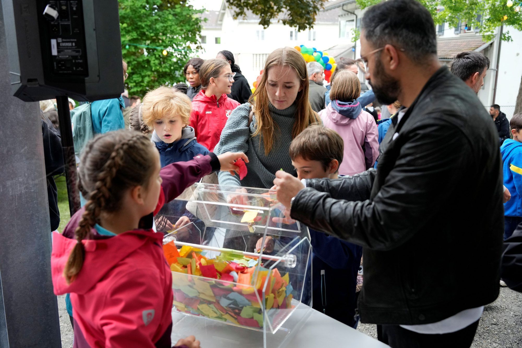 Vor der Tombola-Box herrschte den ganzen Nachmittag großer Andrang.