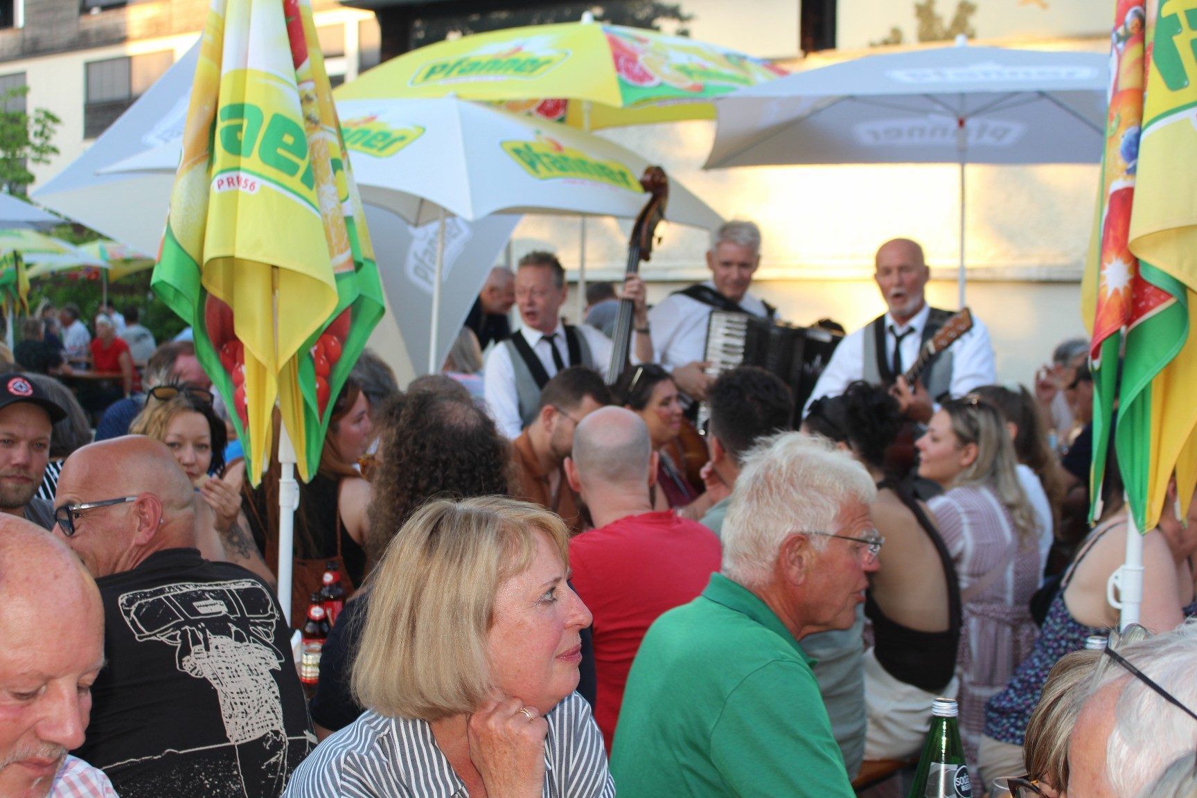 Weinfestival wie im Bilderbuch . . .