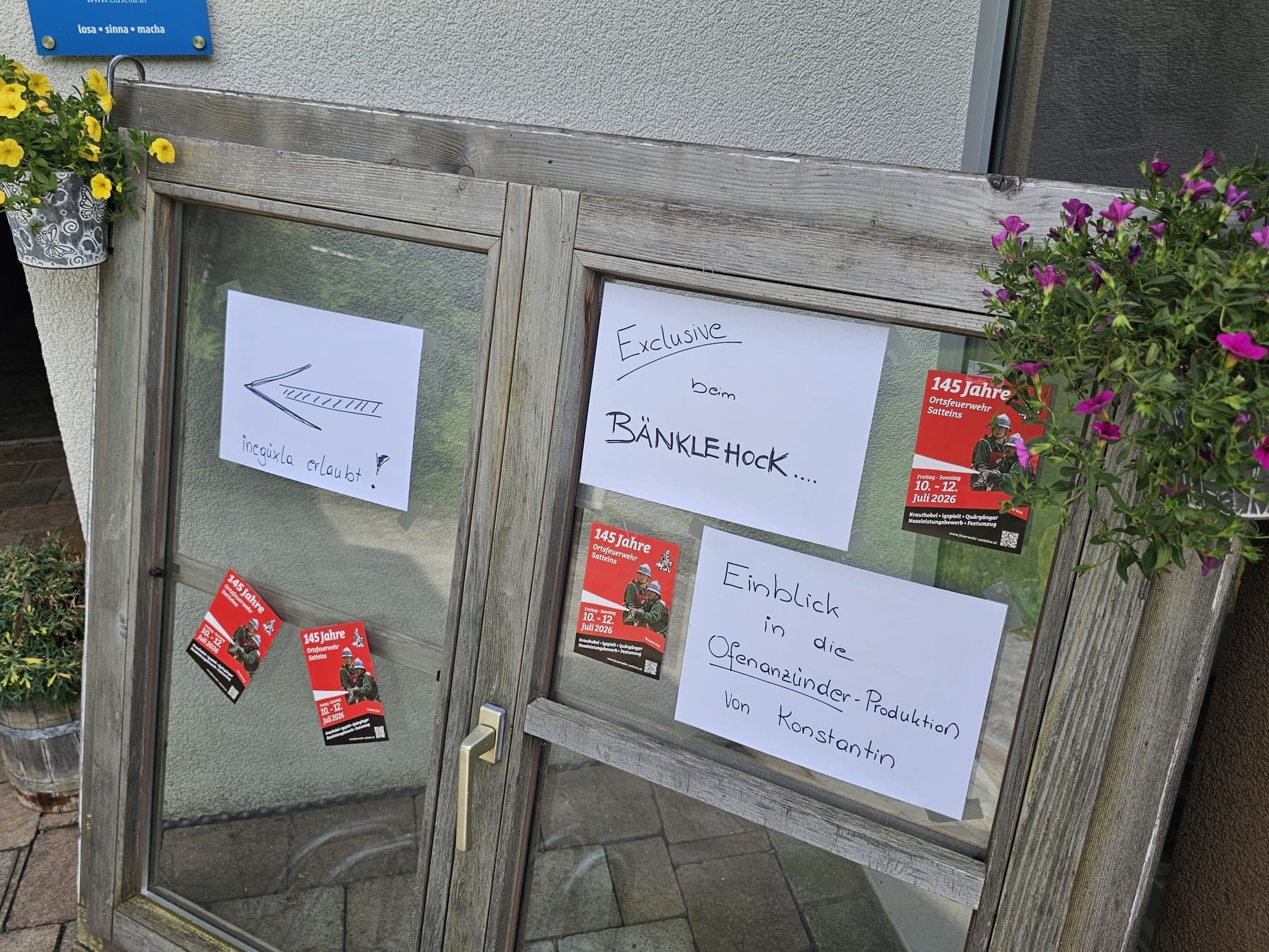 Werbung für das Feuerwehrfest durfte nicht fehlen.