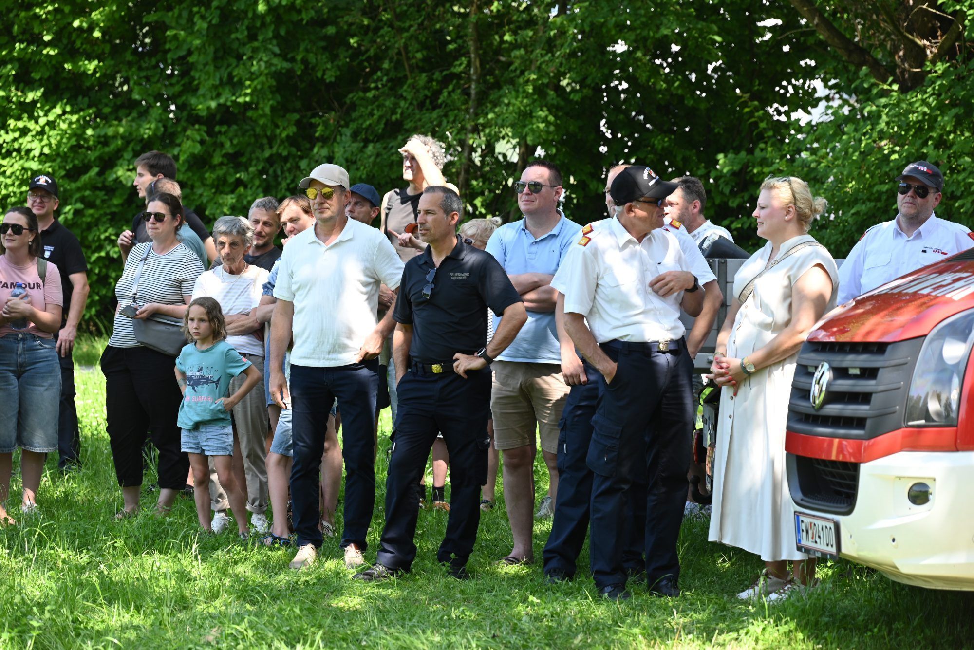 Zahlreiche Zuschauer verfolgten die Übung am Alten Rhein.