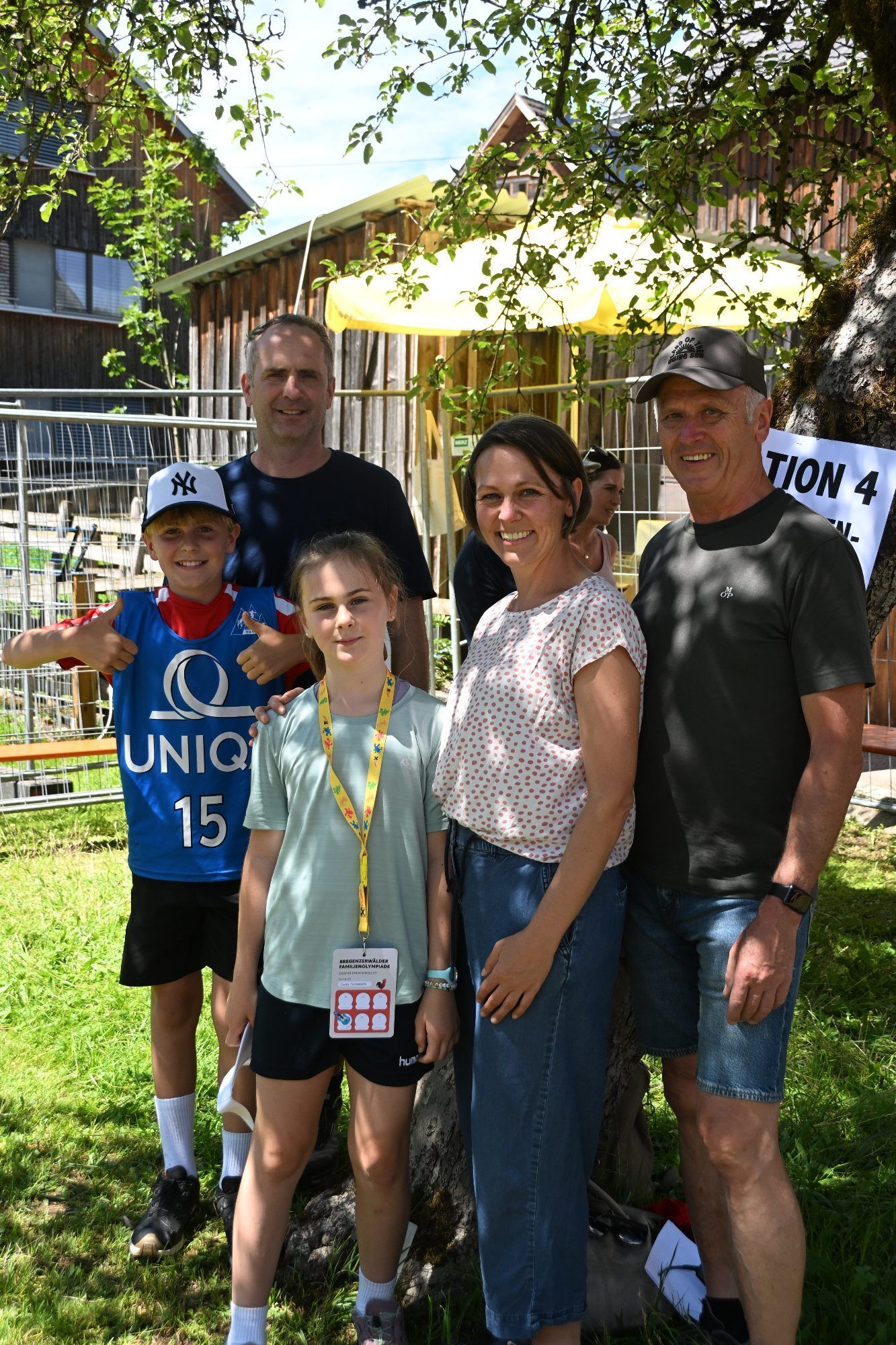 Bereit für die Disziplinen bei der Familienolympiade