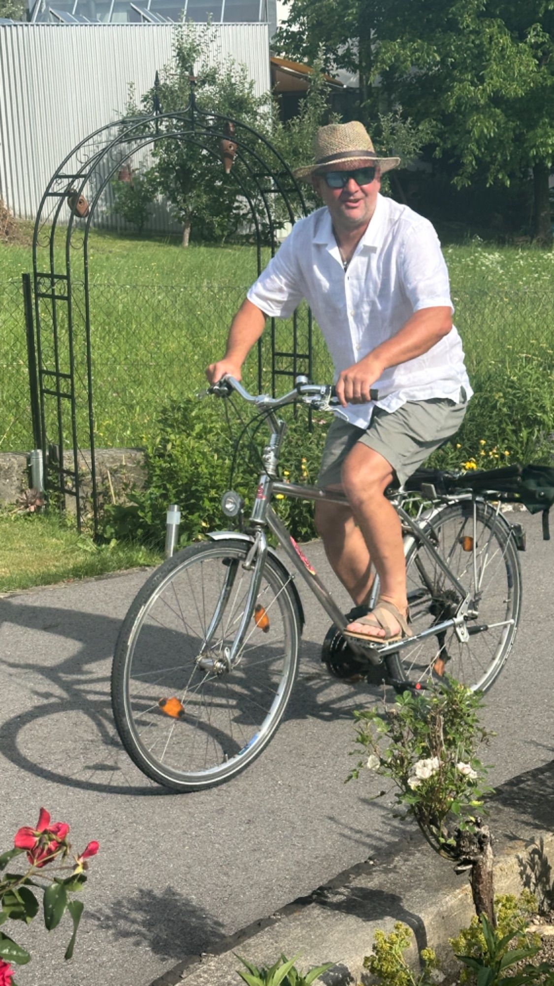 Patrick Güfel kam per Fahrrad - ohne Motor!