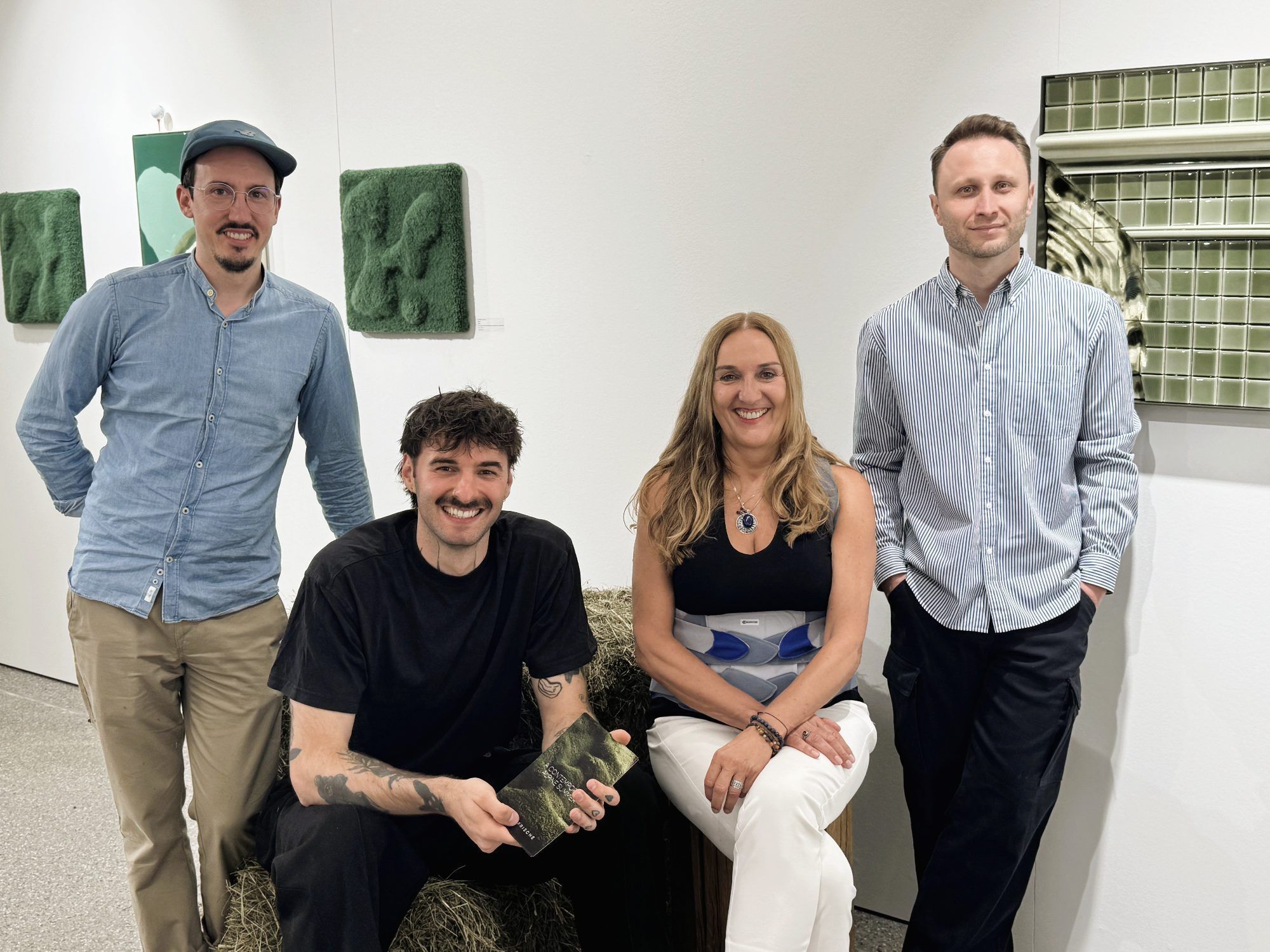 Die Künstler Christopher Graf, Antonio Labuhar, Garda Alexander und  Florian Appelt bei der Ausstellungseröffnung.