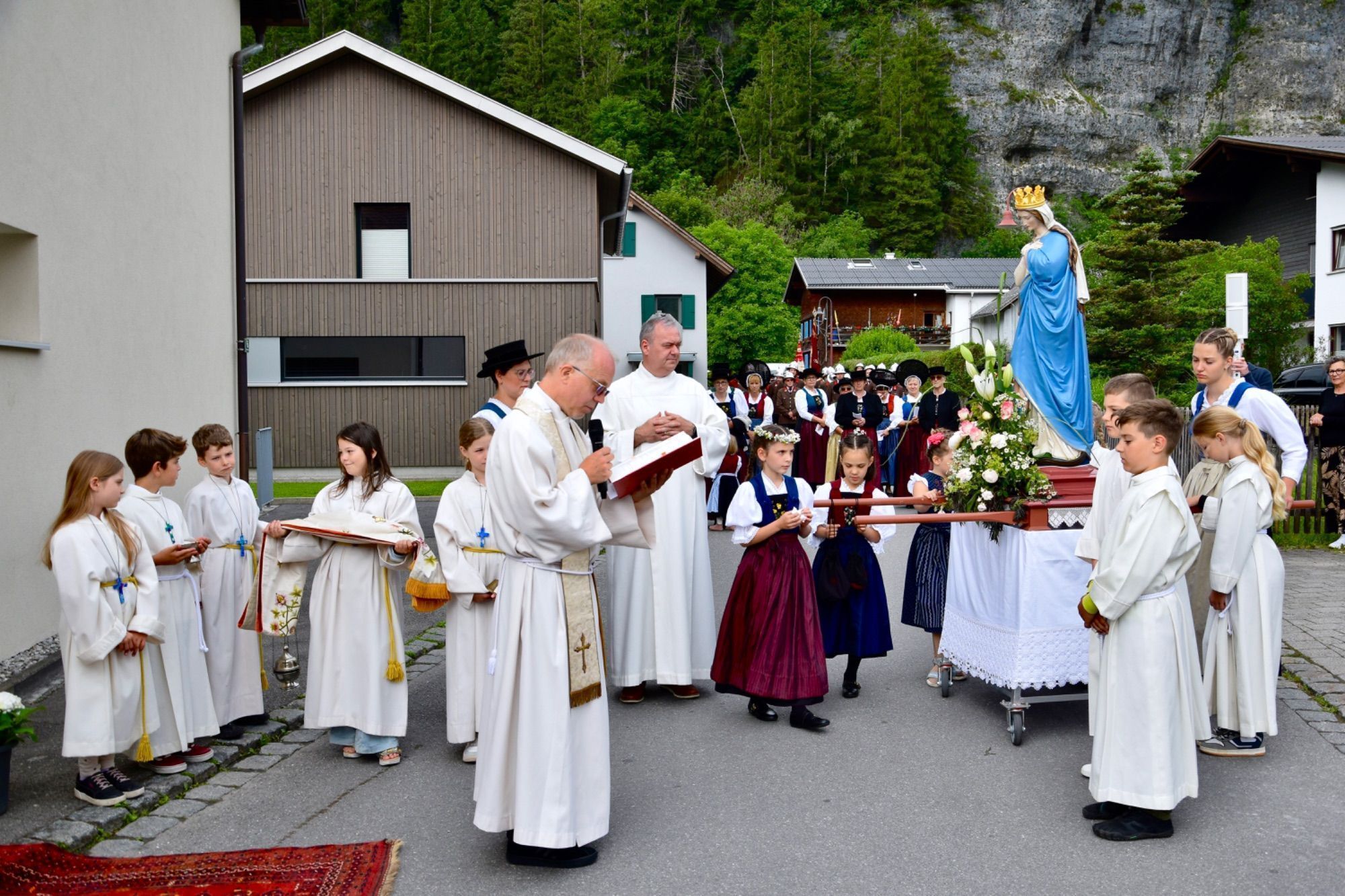 Die Prozession beim dritten Altar
