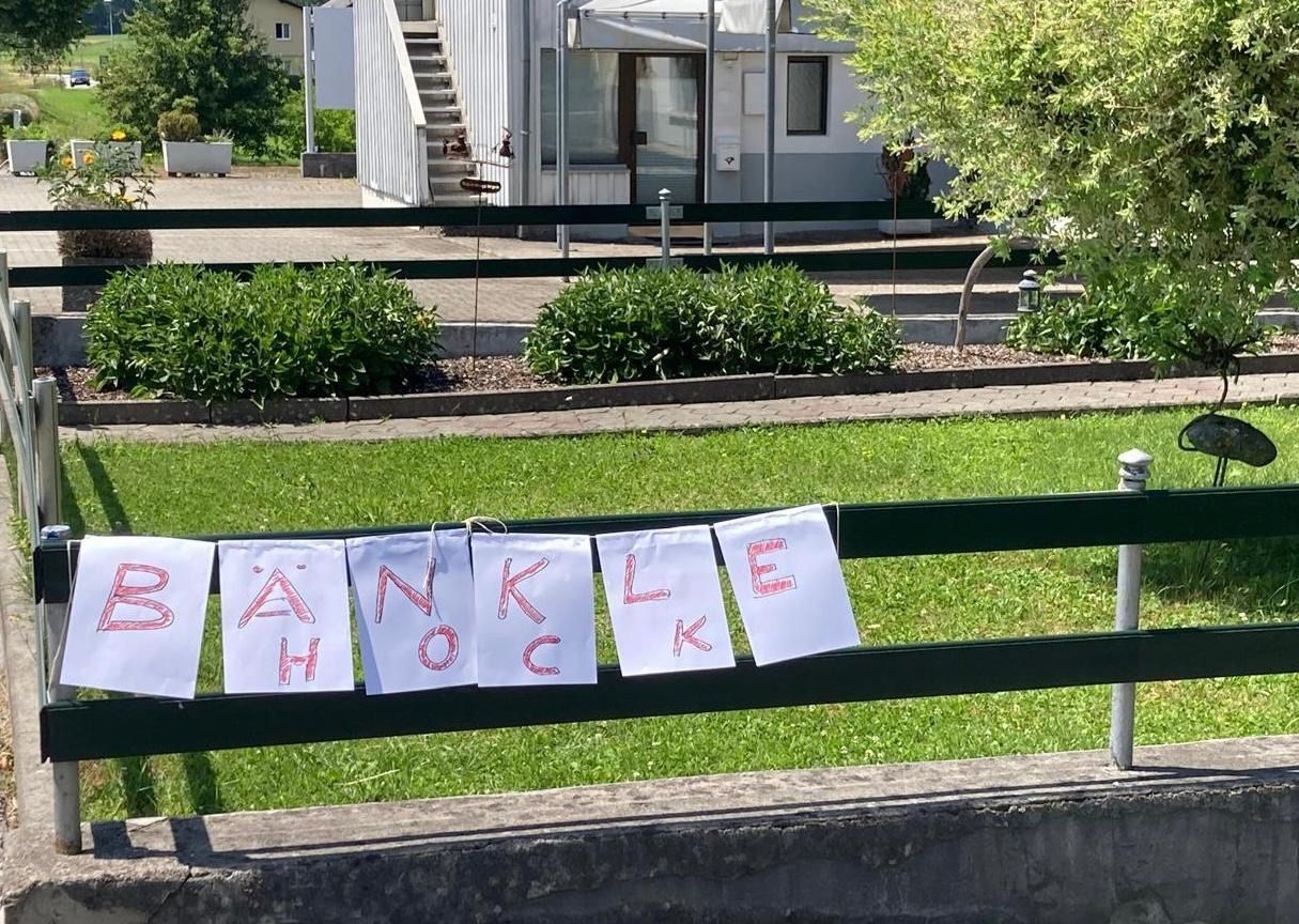 Werbung für den Bänklehock in der Frastanzerstraße.