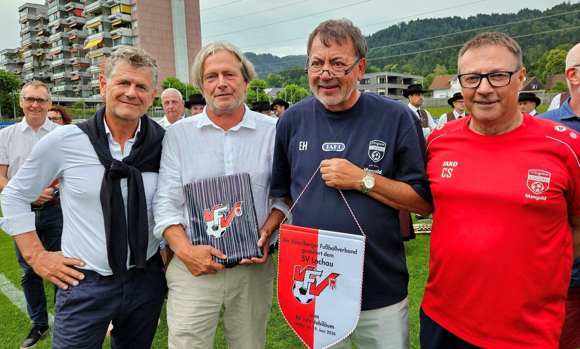 VFV-Ehrenpräsident Horst Lumper, Bgm. Frank Matt, Obmann Egon Haag und Christophorus Schmid (SV Lochau Holding).