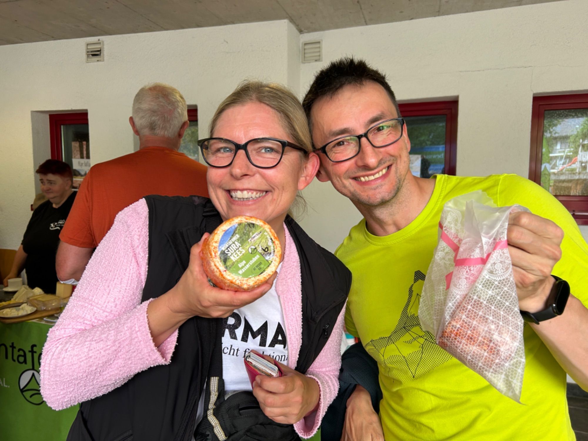 Melanie Härtel und Robert Schütz kauften kräftig ein.
