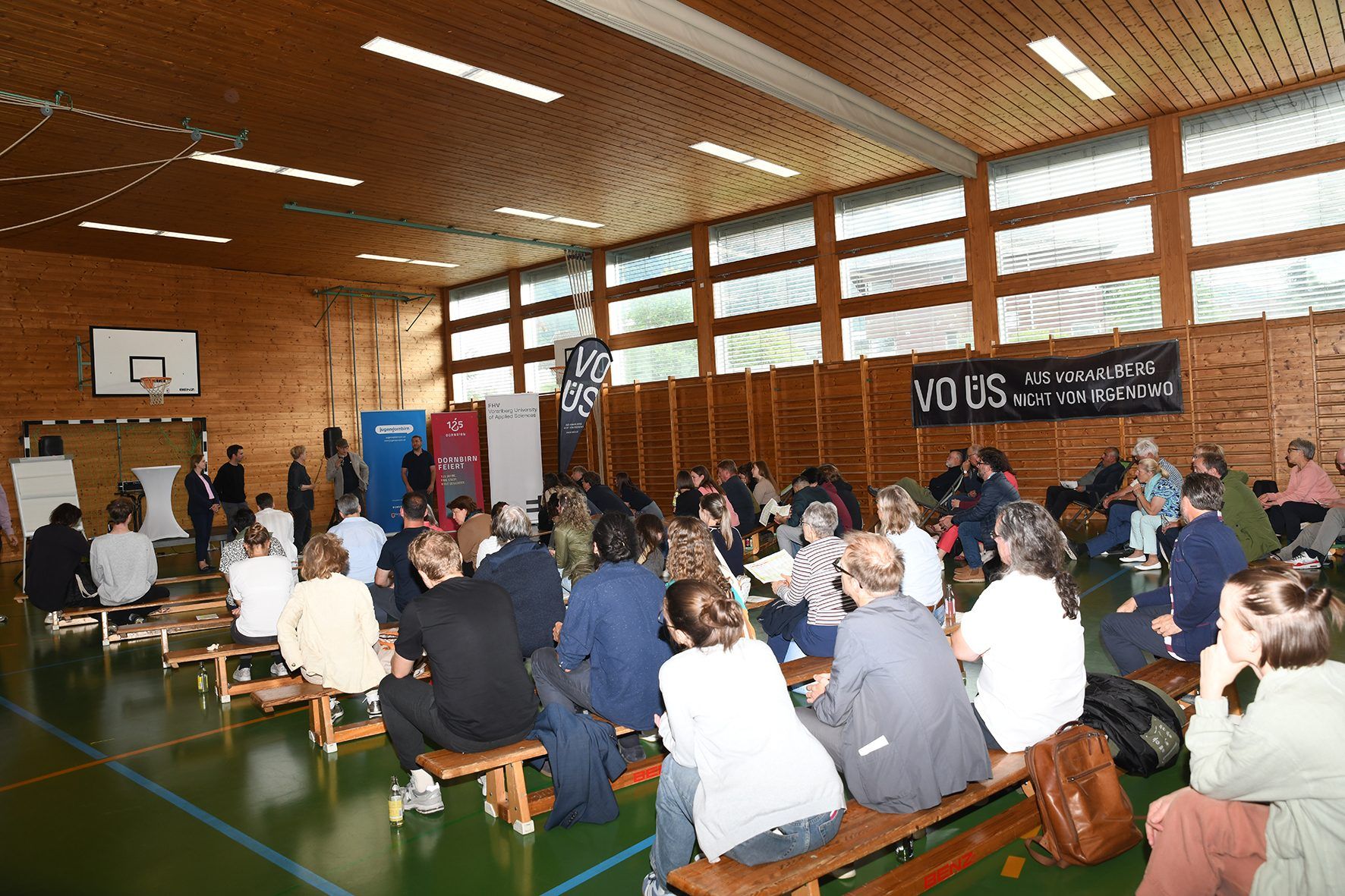 Zahlreiche Besucherinnen und Besucher informierten sich bei der Langen Nacht der Partizipation über Projekte und Möglichkeiten zur Mitgestaltung.