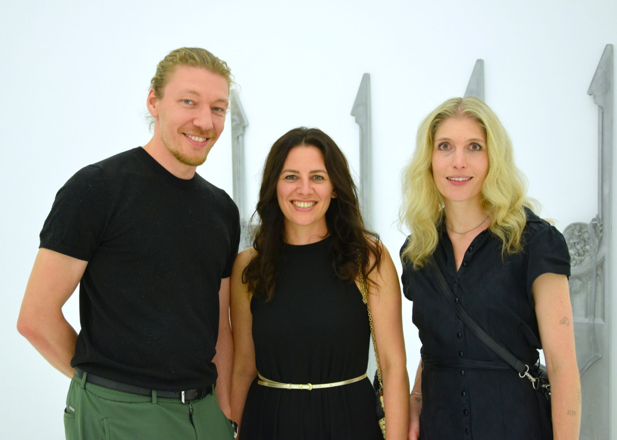 Nikola Bartenbach (Sparkasse), Kulturamtsleiterin Daniela Beck und allerArt-GF Jasmine Türk