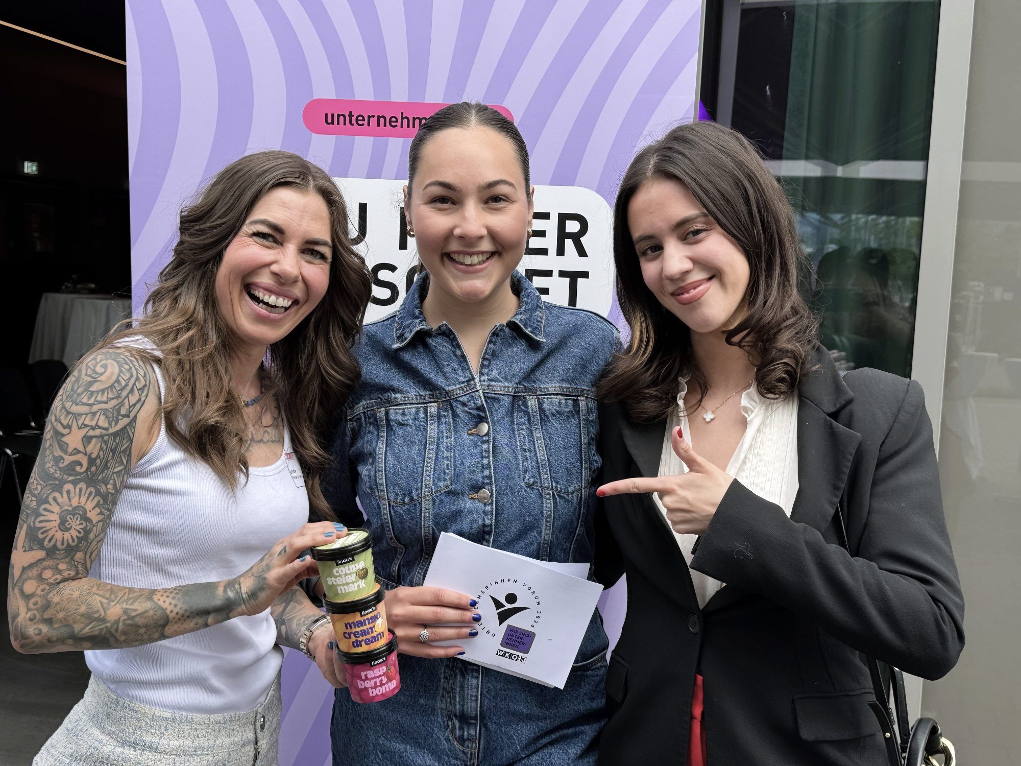 Linda Peterlunger (Linda's icecream), Moderatorin Luca Martina Huber und Bloggerin Lisa Pestschansky.
