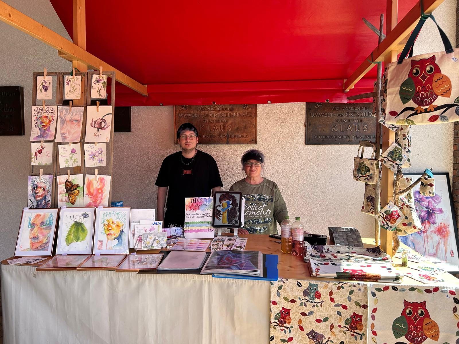 Manuel und Christine Summer haben einen Stand.