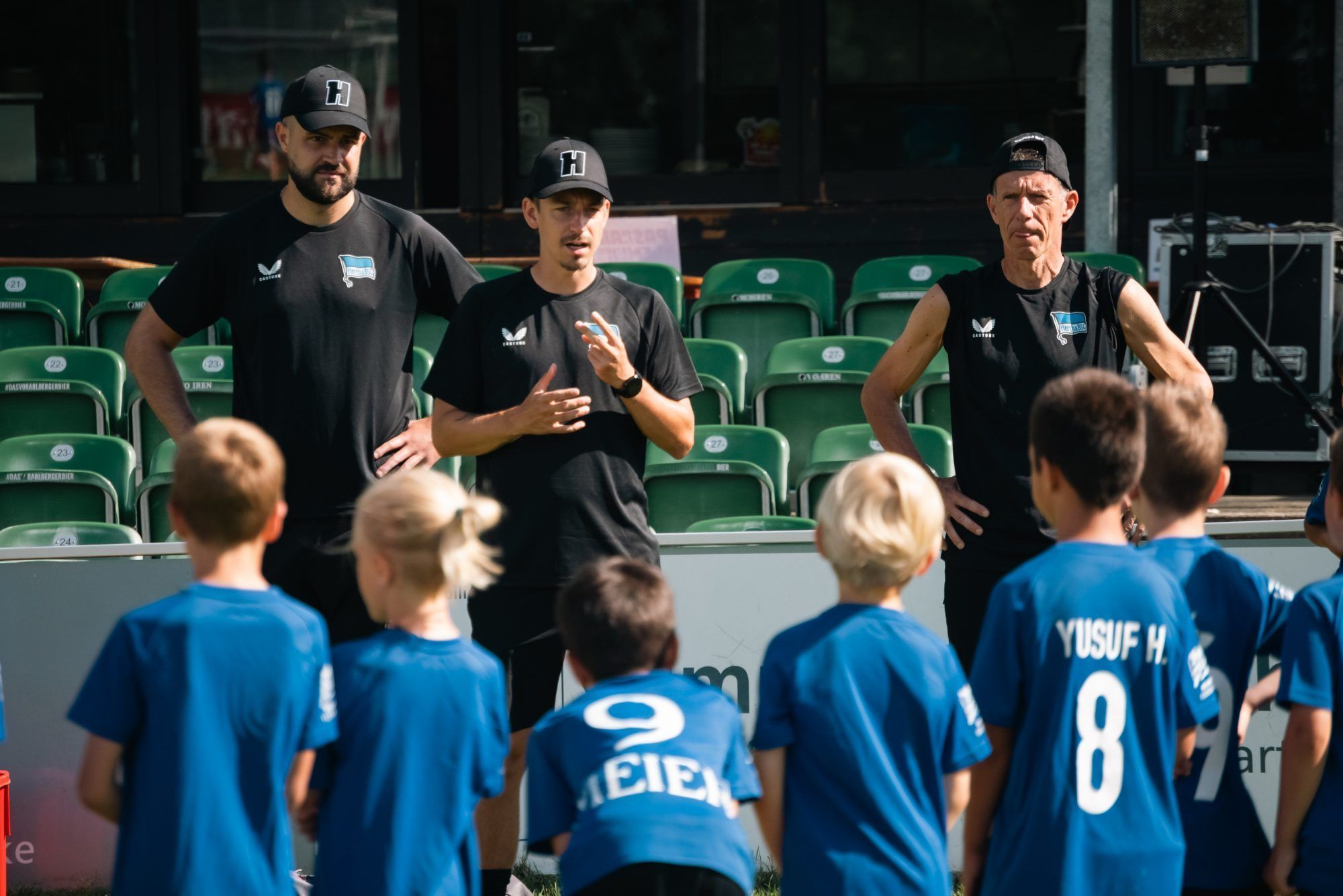 Die Trainer der Hertha BSC Fußballschule werden ihr Wissen an die Nachwuchskicker weitergeben.