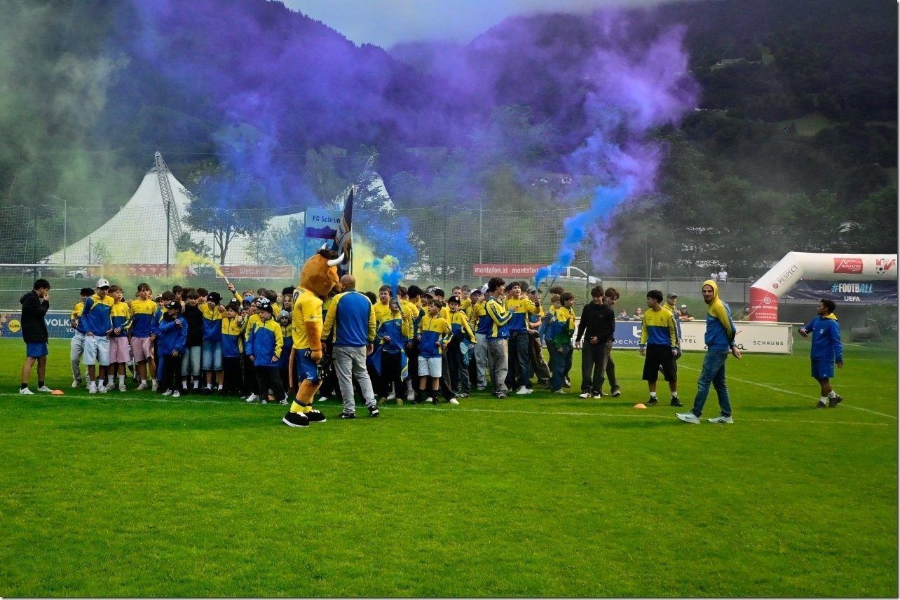 Ein Highlight war die Trophy für die jungen Kicker.