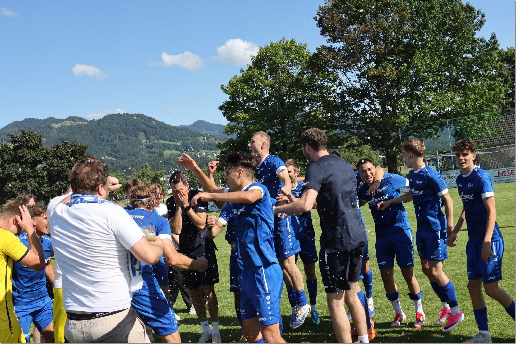 Röthis triumphiert zum dritten Mal in der Eliteliga. 