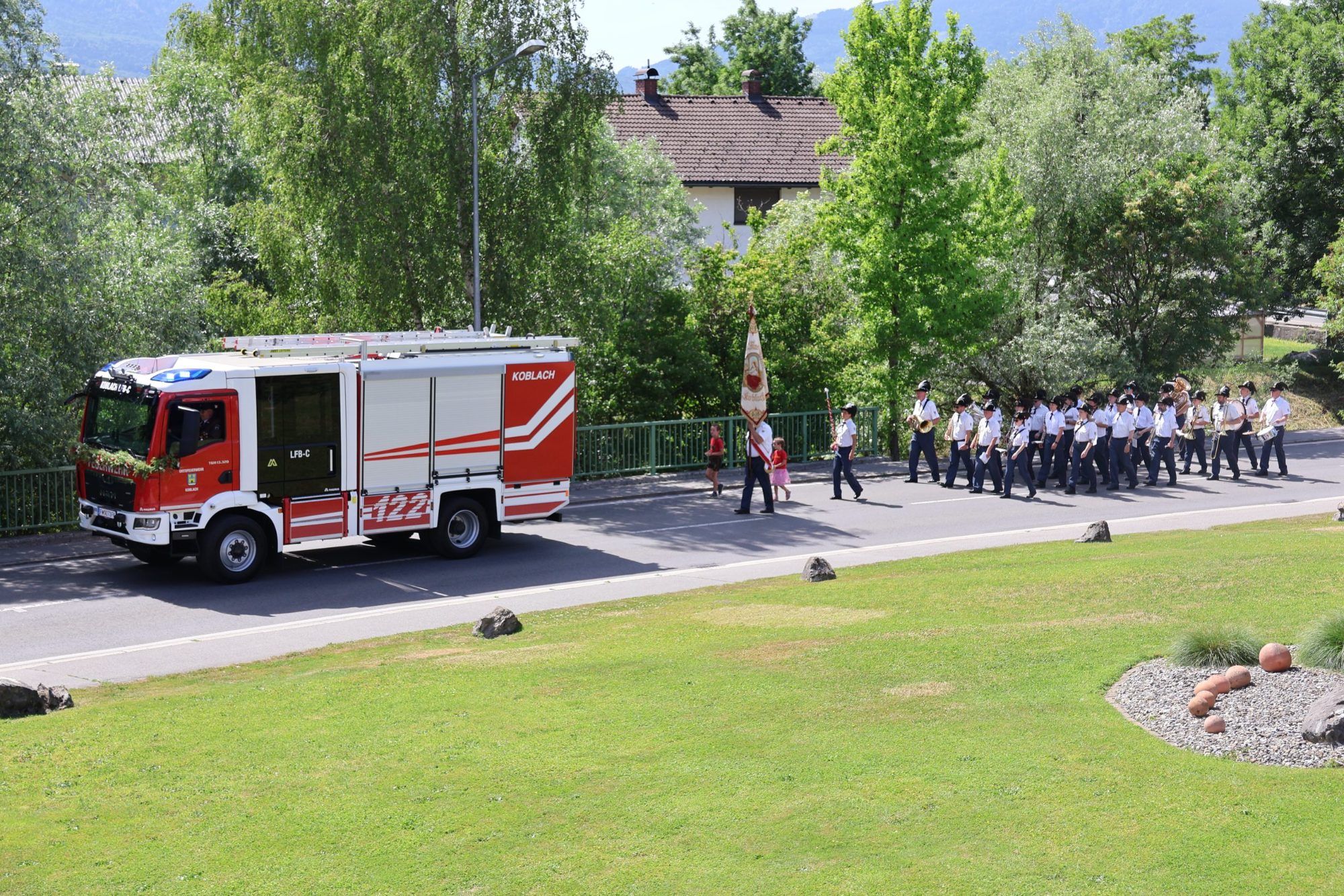 Koblacher Feuerwehr segnet neue Fahrzeuge