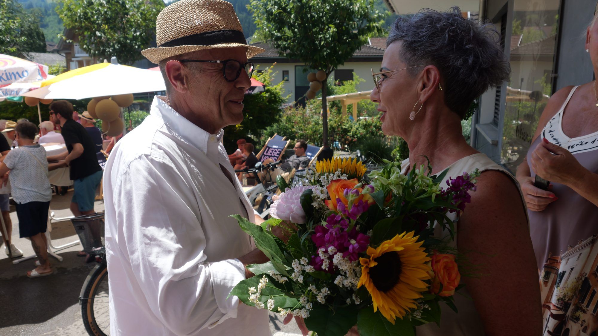 Bürgermeister Walter Gohm dankte der gesamten Friseurfamilie und gratulierte zum Siebziger.