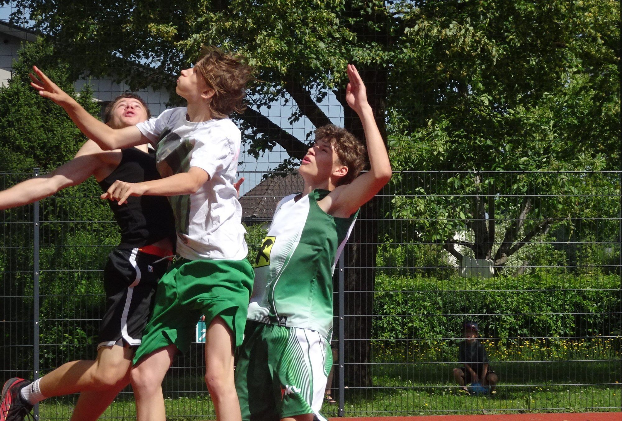 Der Freiplatz des Sportgymnasiums verwandelte sich für einen Tag in einen Treffpunkt der Basketballszene.