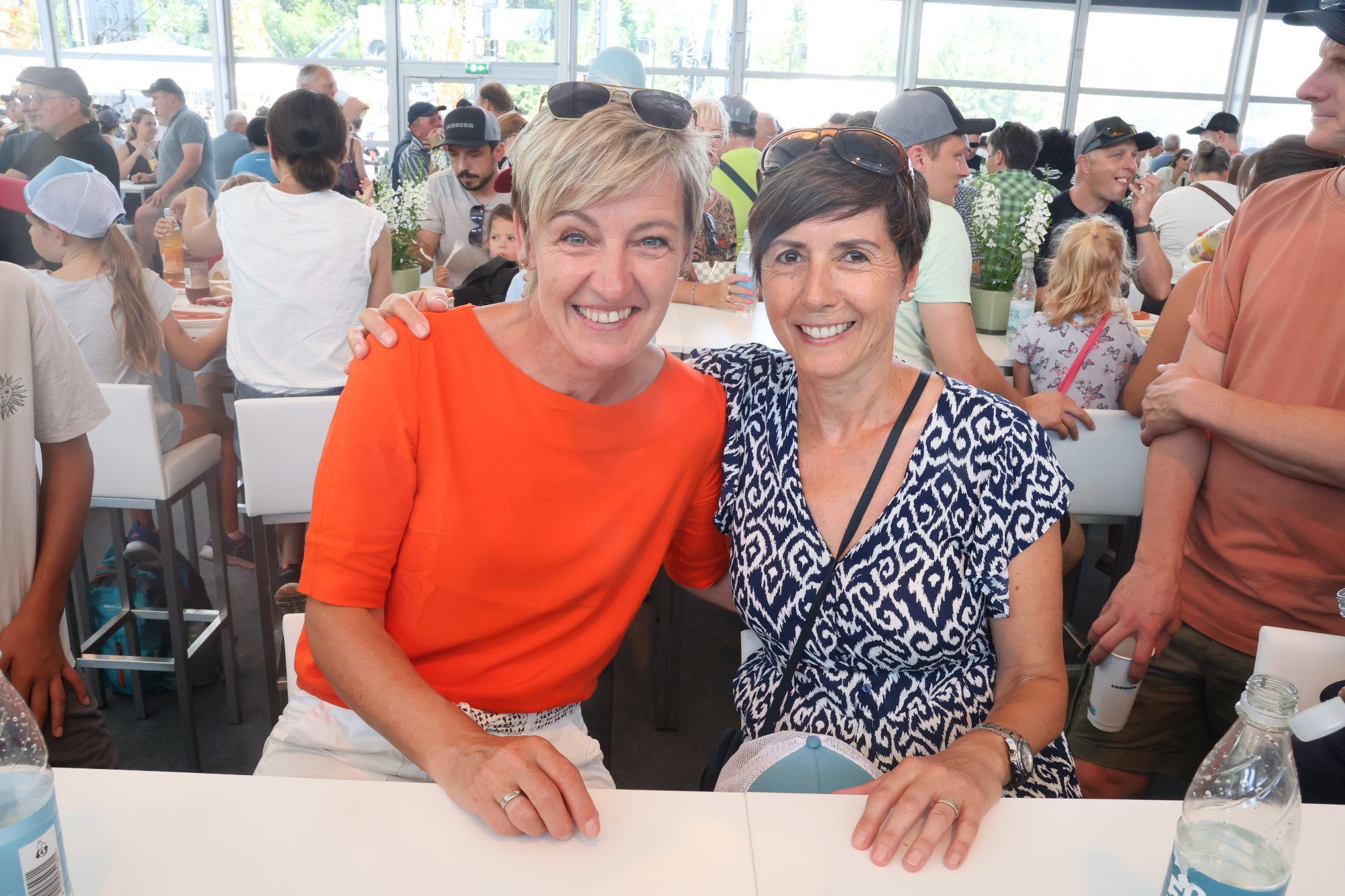 Romy Mos und Laura Burtscher.