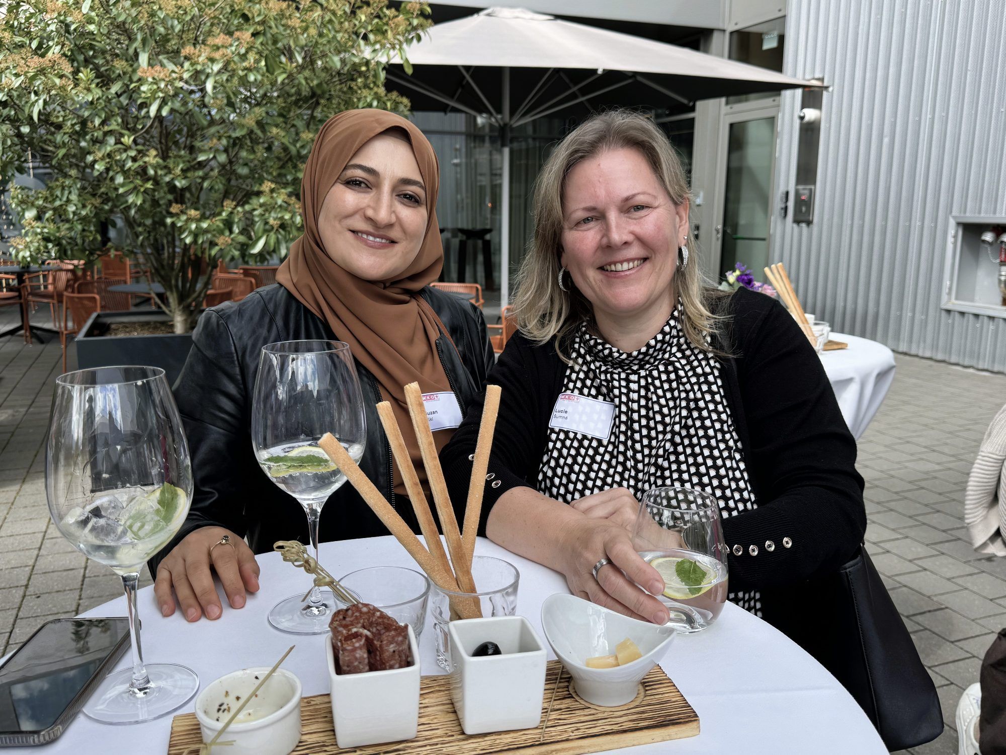 Unter den Besucherinnen: Suzan Tilki und Lucie Sumna.