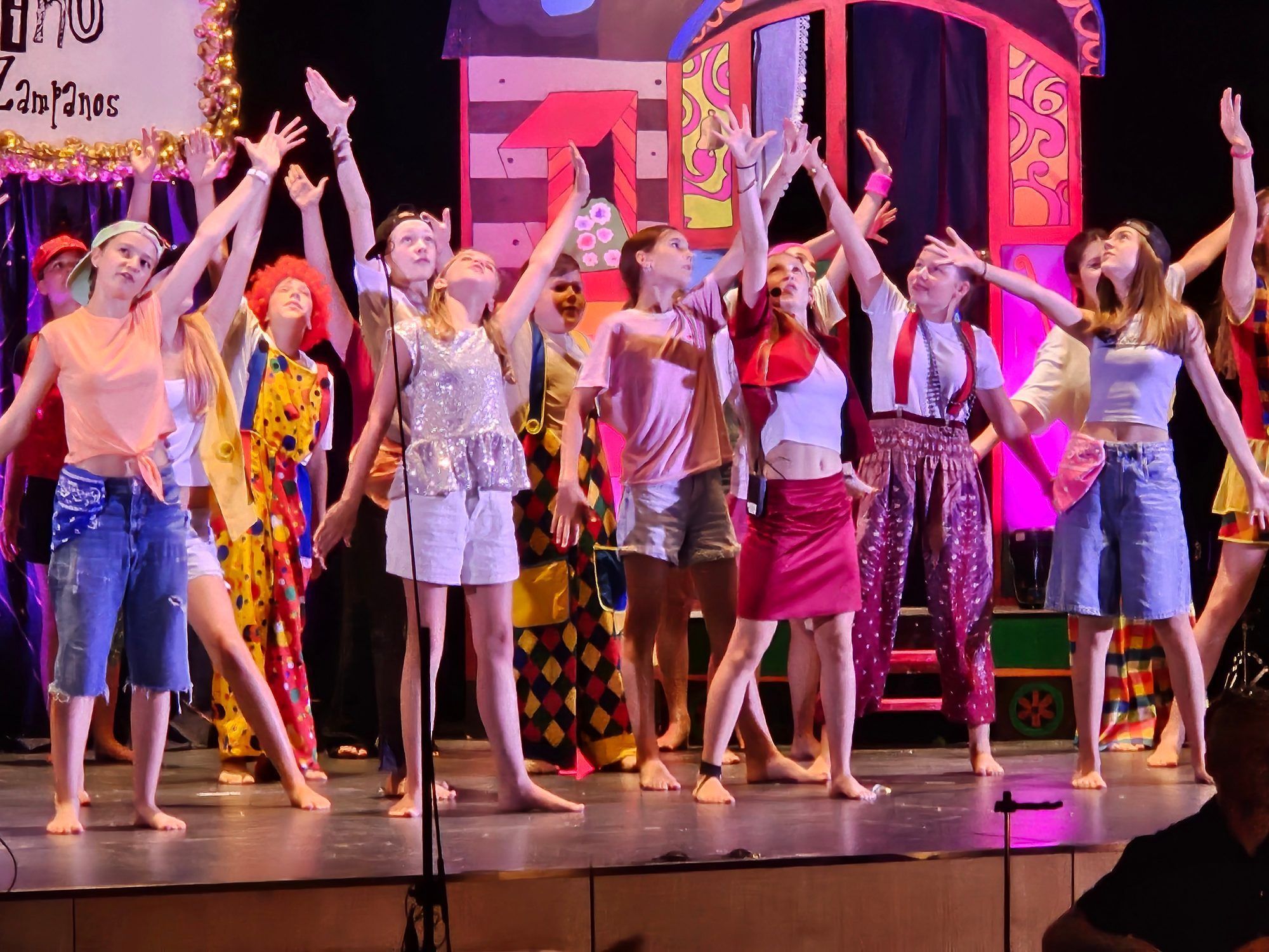Die Musikmittelschule Lingenau zauberte ein buntes Kindermusical auf die Bühne.