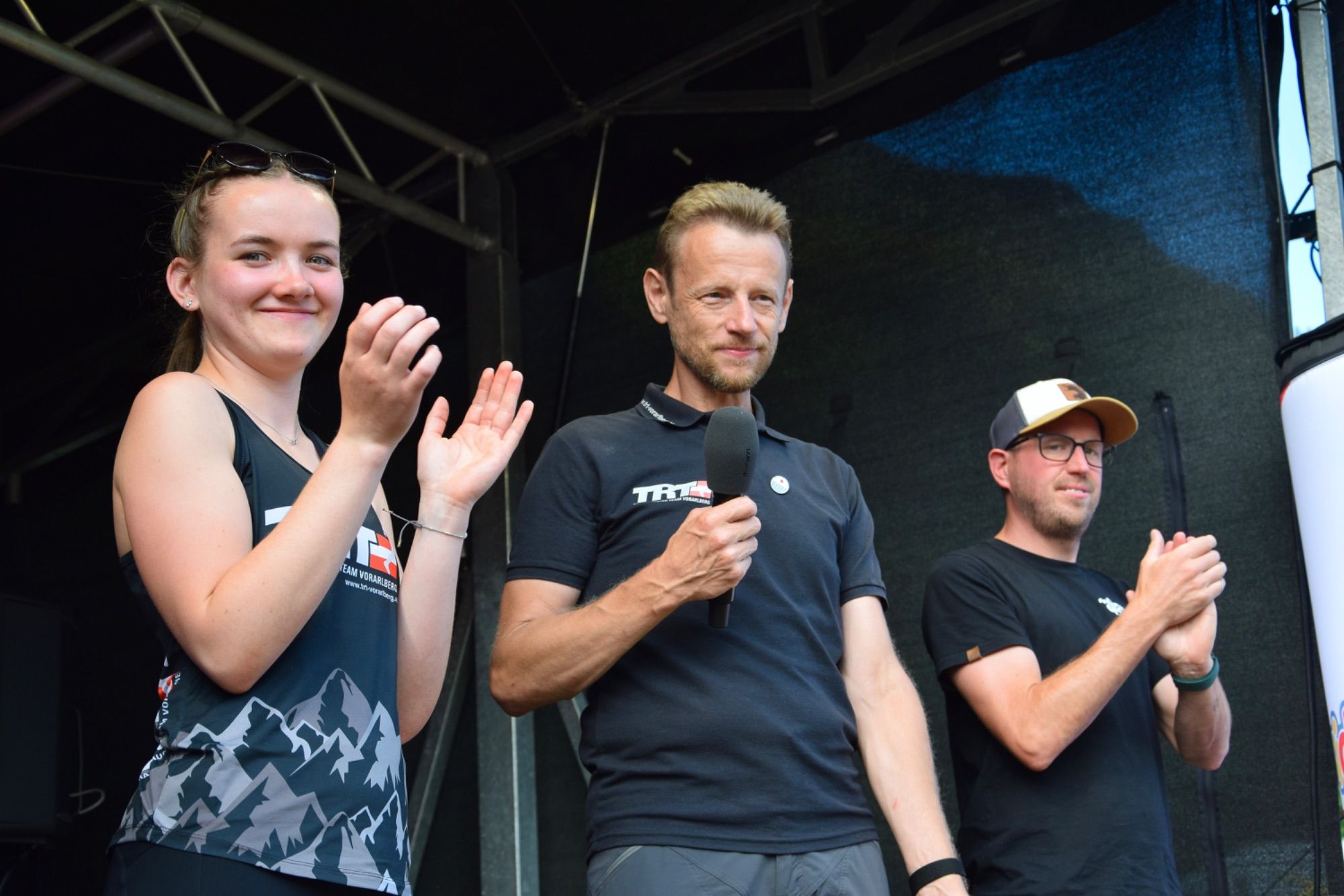 Lena Burtscher, Dieter Reis und Josef Manahl bei der Siegerehrung