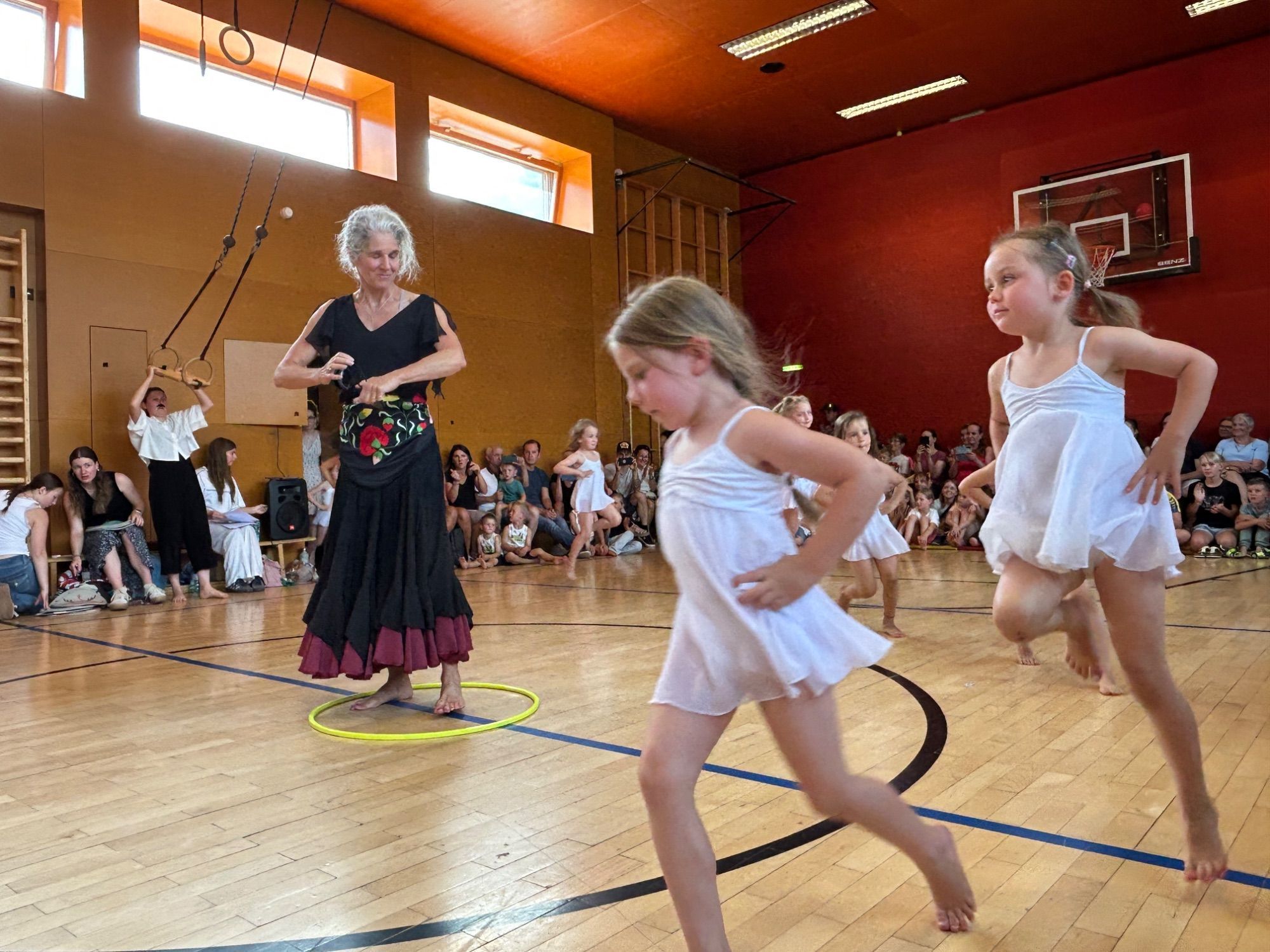 Impressionen der Tanzaufführung der Kleinsten der Musikschule Montafon (Bildergalerie)