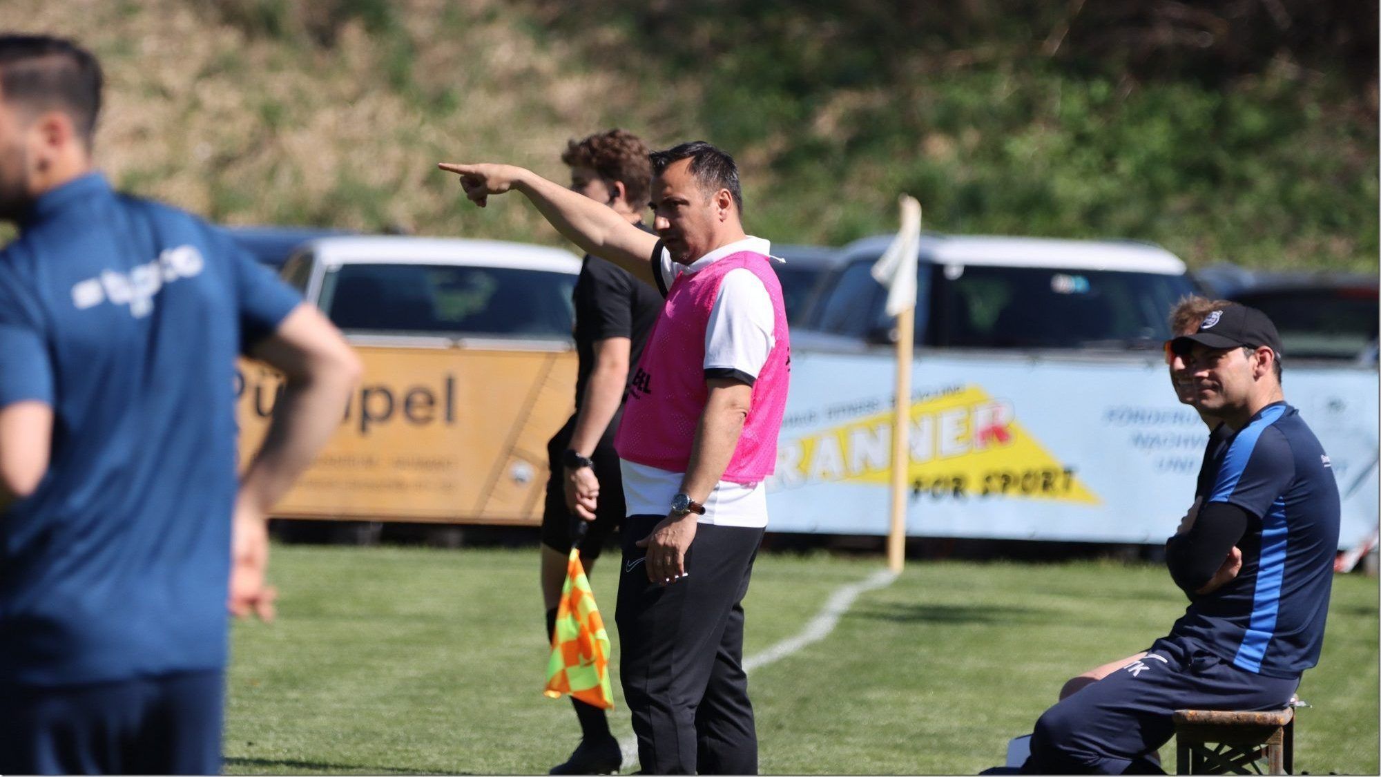 Göfis Trainer Müslüm Atav konnte den Abstieg auch nicht mehr verhindern. KNOBEL