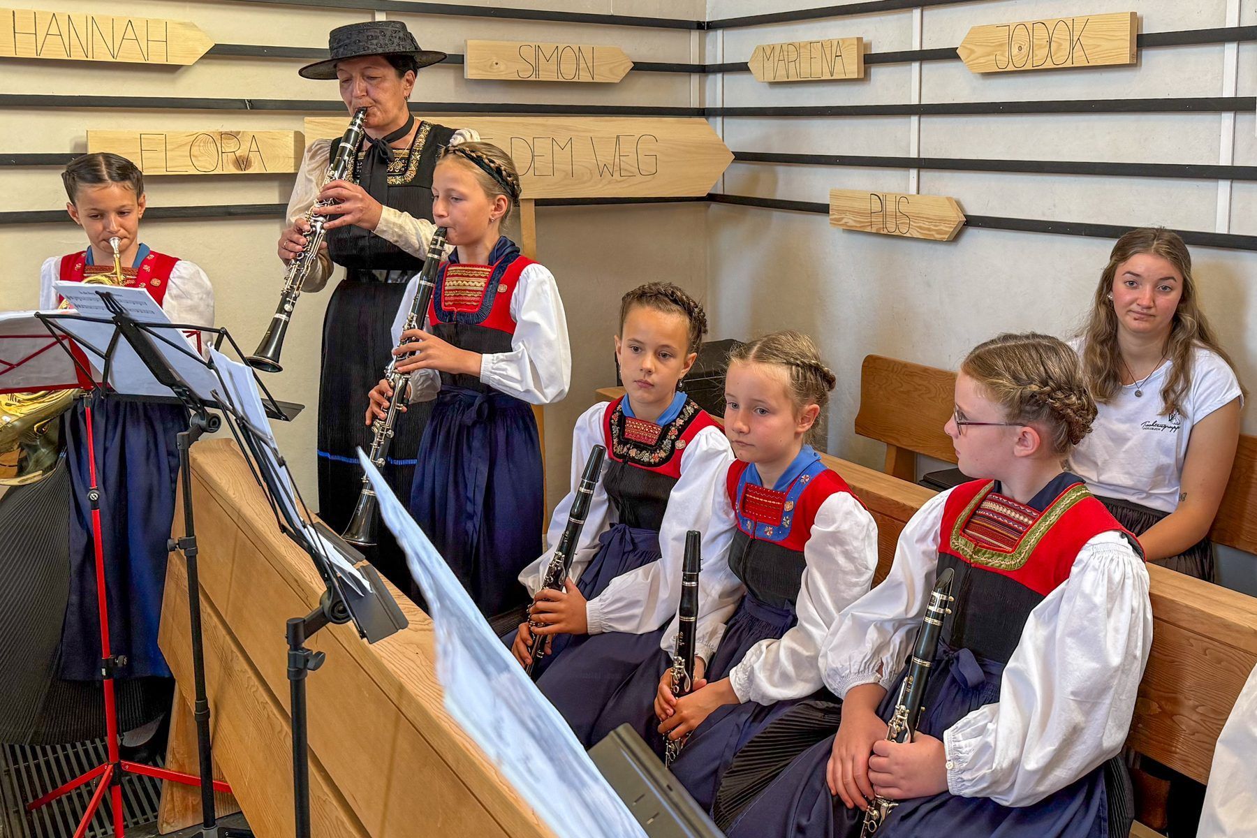 Musikantinnen aus den eigenen Reihen der Kinder-Trachtengruppe