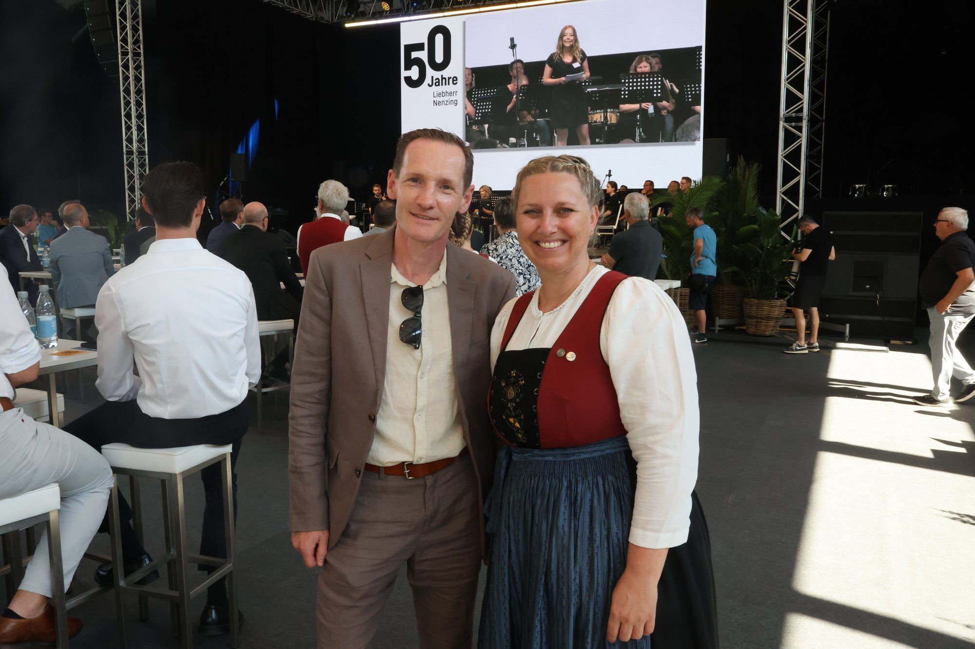 Wolfgang Pfister (Liewebherr Marketing) und Daniela Vonbun-Häusle (WKV). 