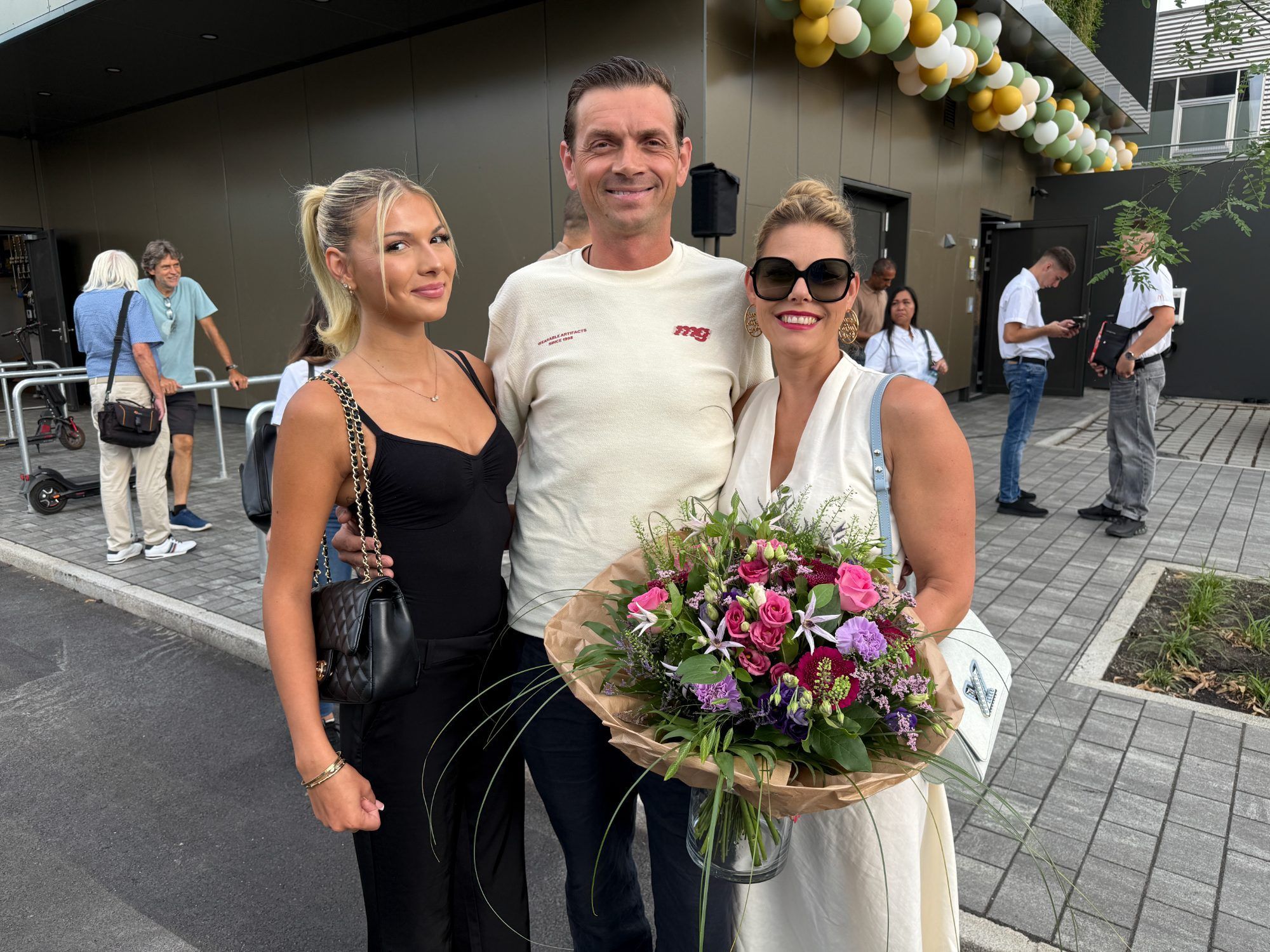Ashley, Marco und Victoria Wachter als Blumenboten