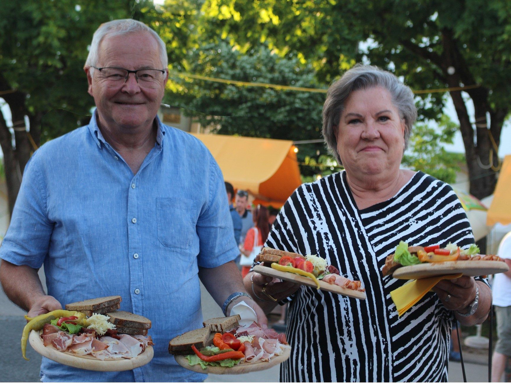    Brettljause oder Käseteller für den kleinen Hunger zwischendurch . . .