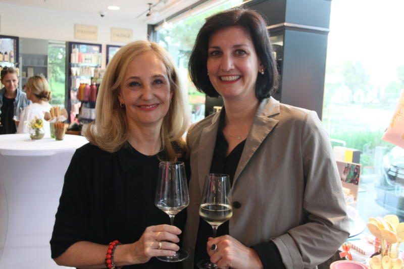 Cornelia Prenn (r.) mit Angelika Zelzer im Talk.