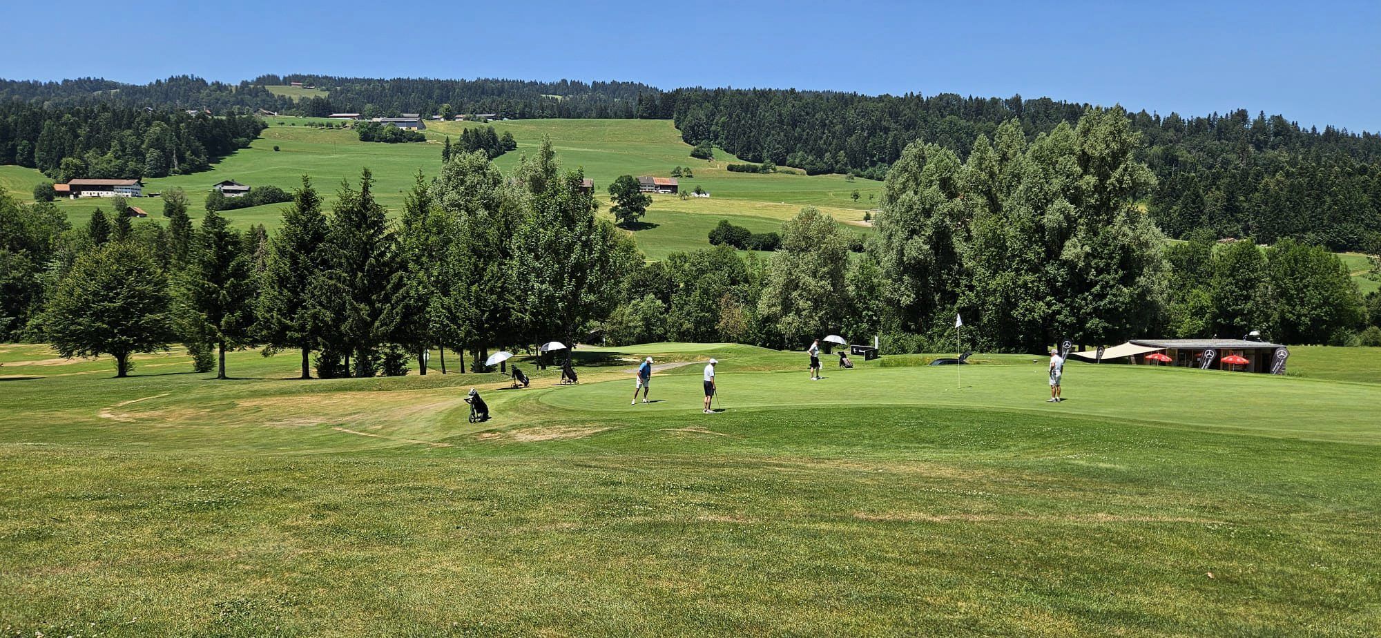 Tropisches Ambiente auf dem Grün des GC Riefensberg bei 36 Grad
