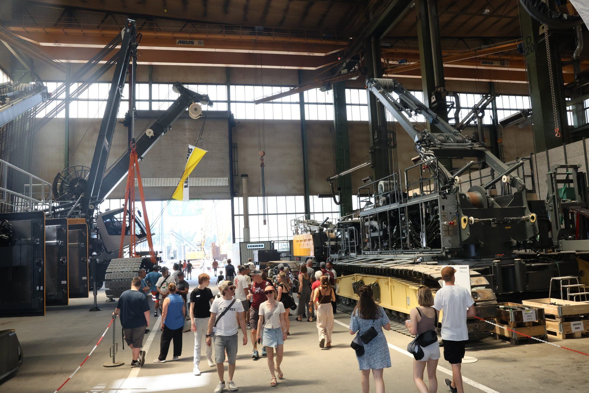 Liebherr-Firmenjubiläum wurde Volksfest